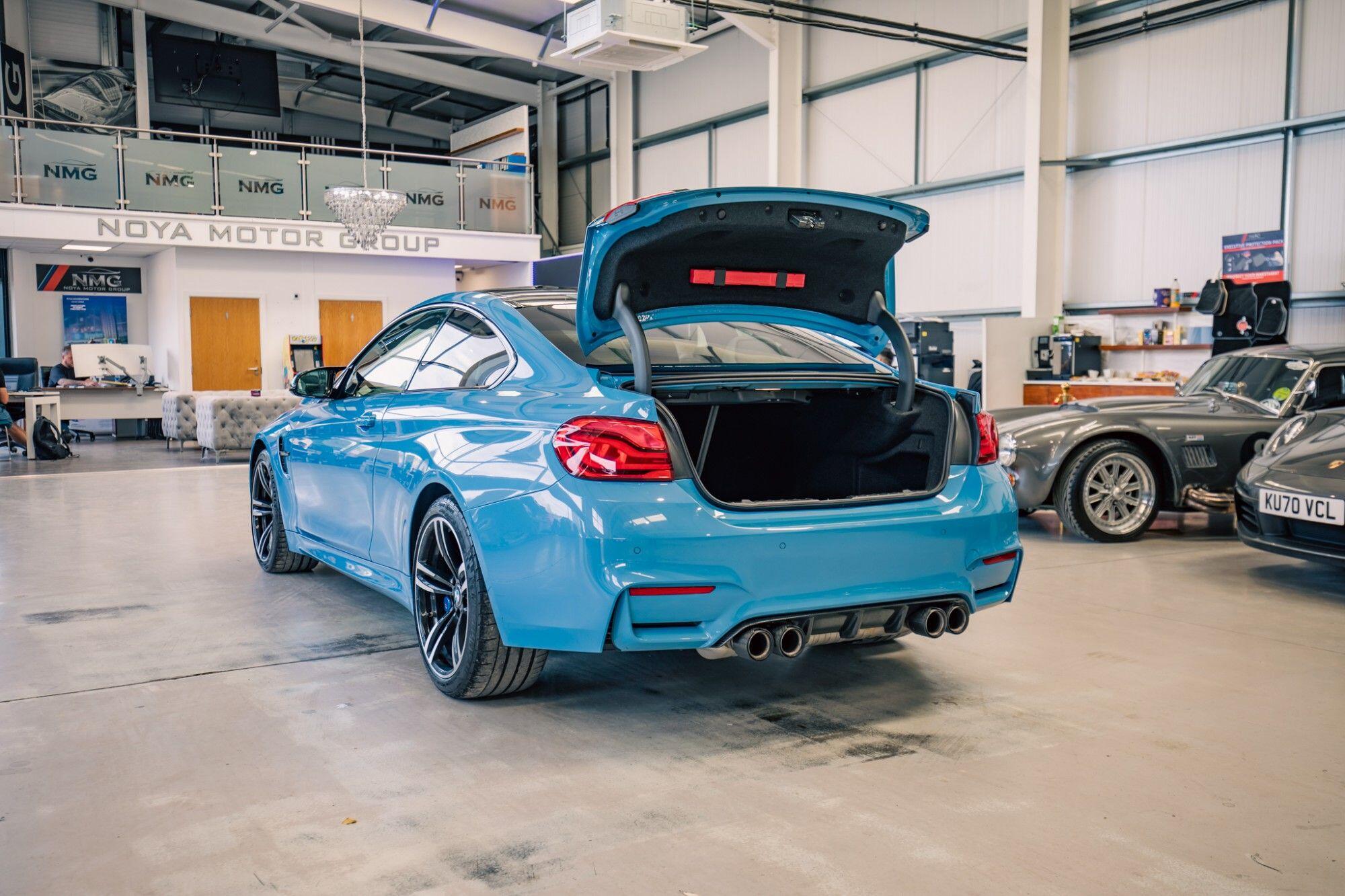 BMW M4 view 29