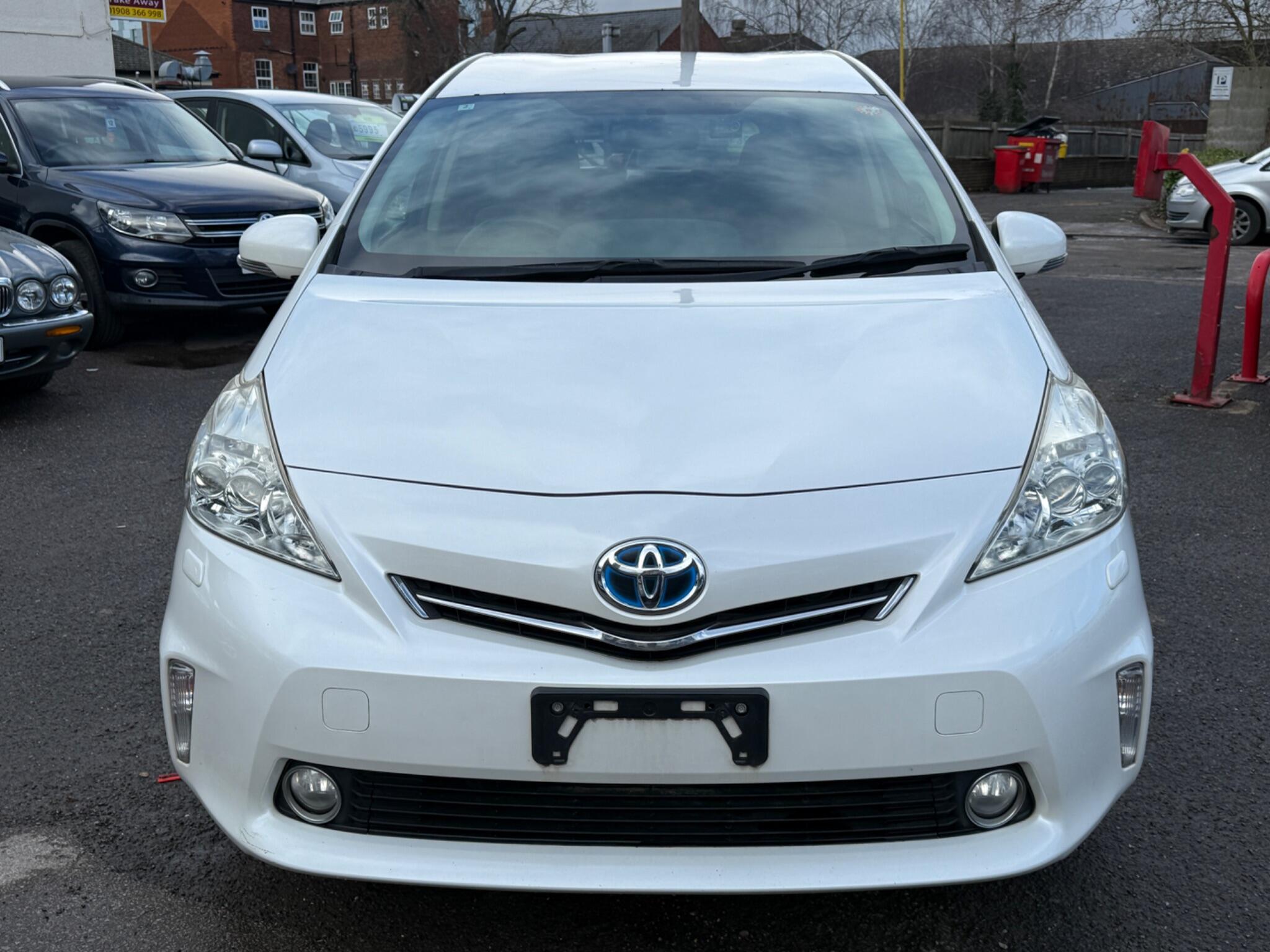 Toyota Prius+ - Image 7