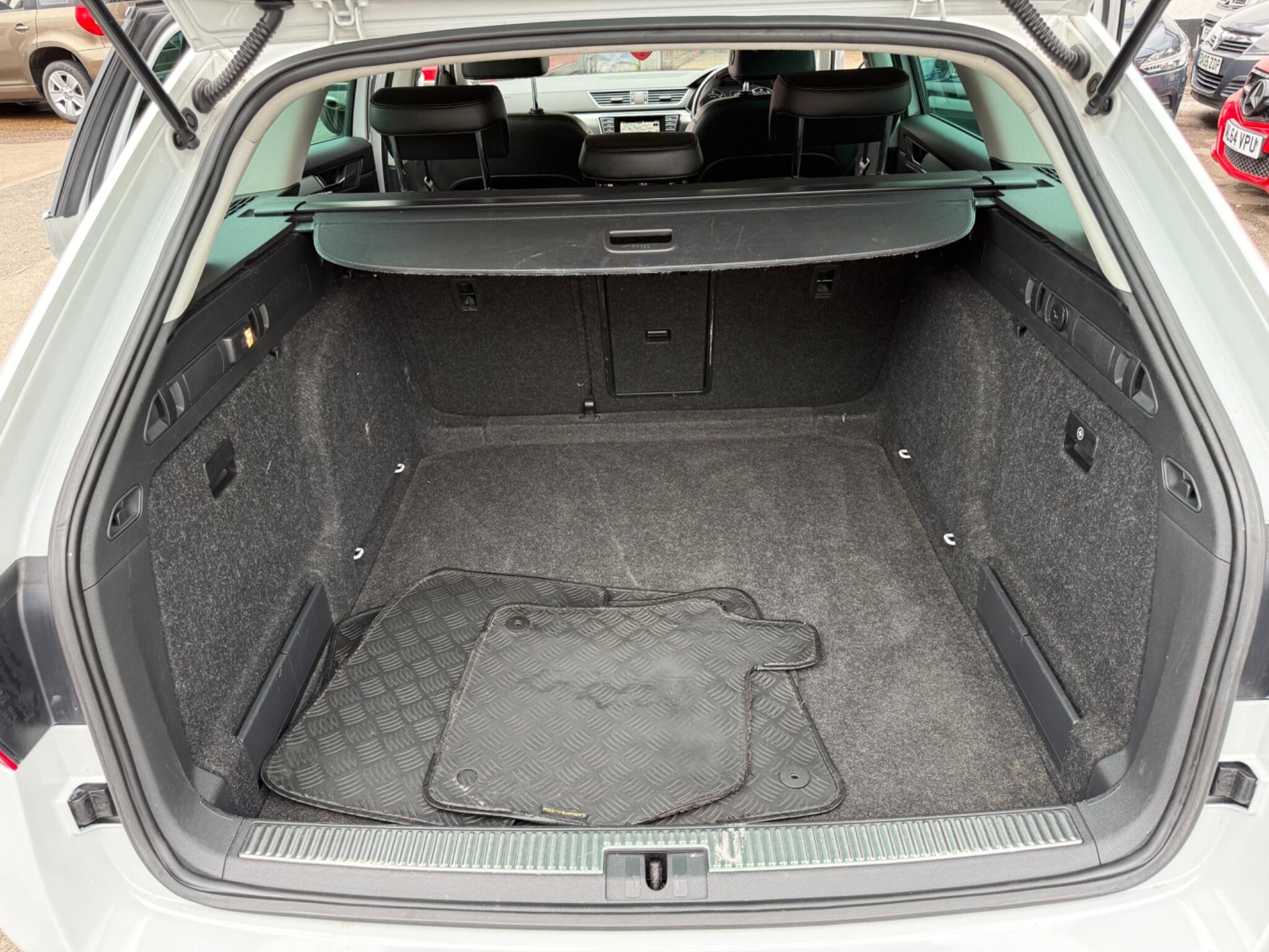 Skoda Superb - Image 39