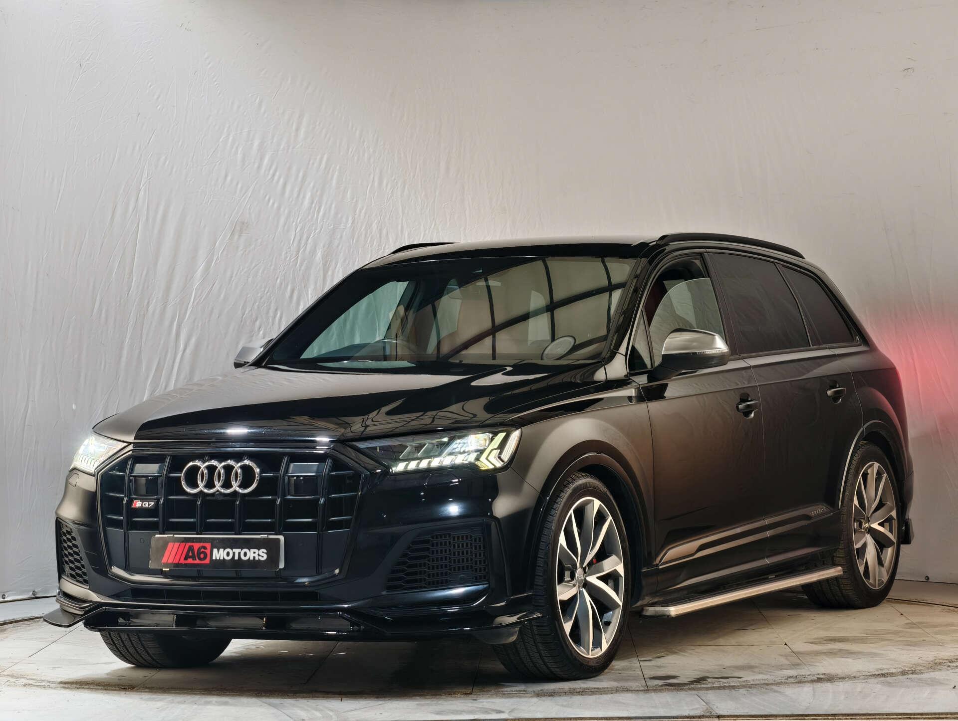 Audi SQ7 view 9