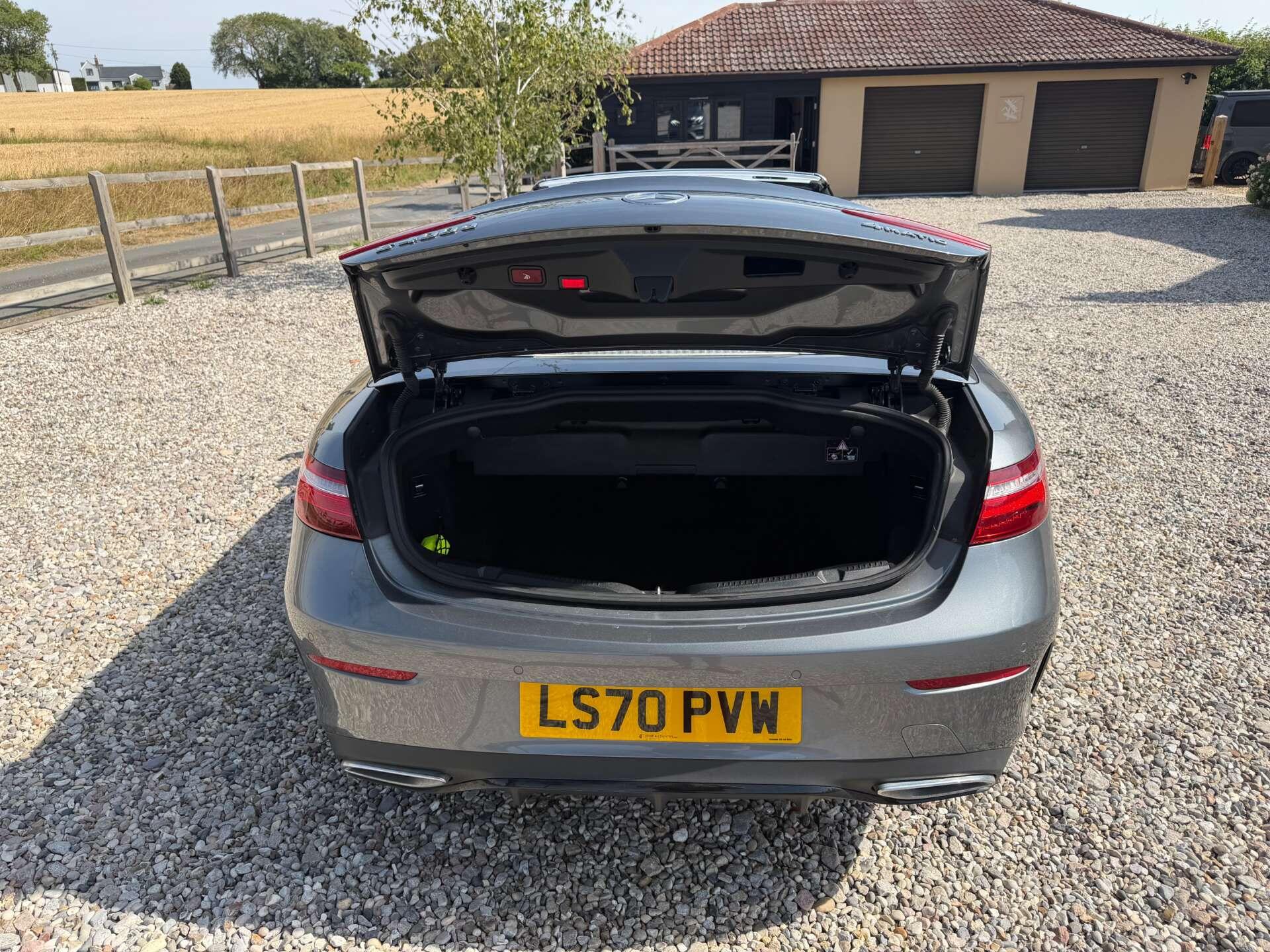 Mercedes-Benz E-Class view 12