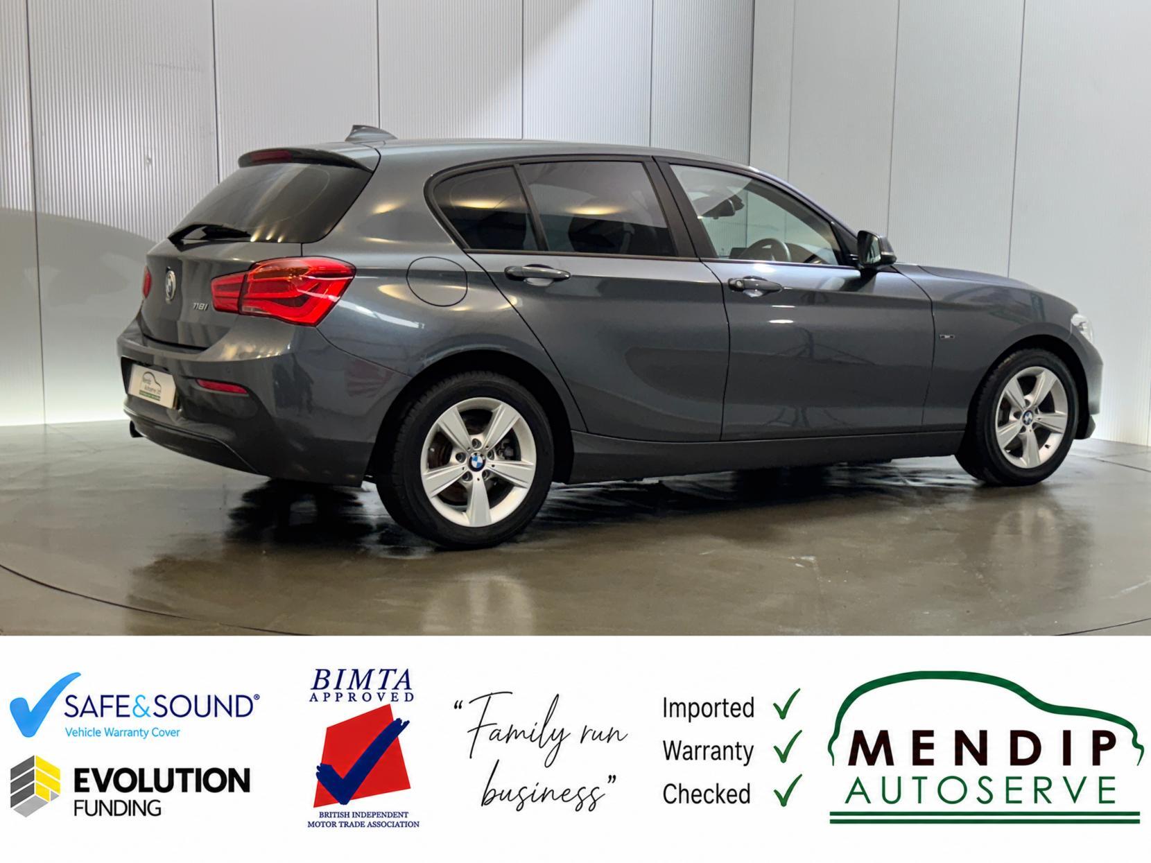 BMW 1 Series view 24