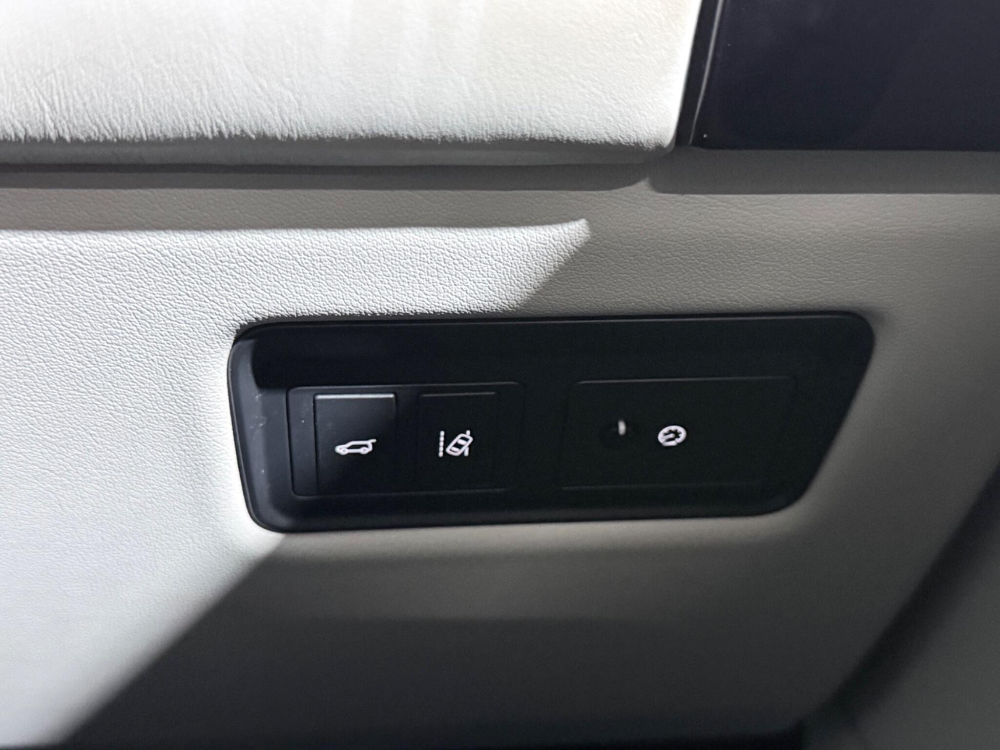 Land Rover Range Rover view 38