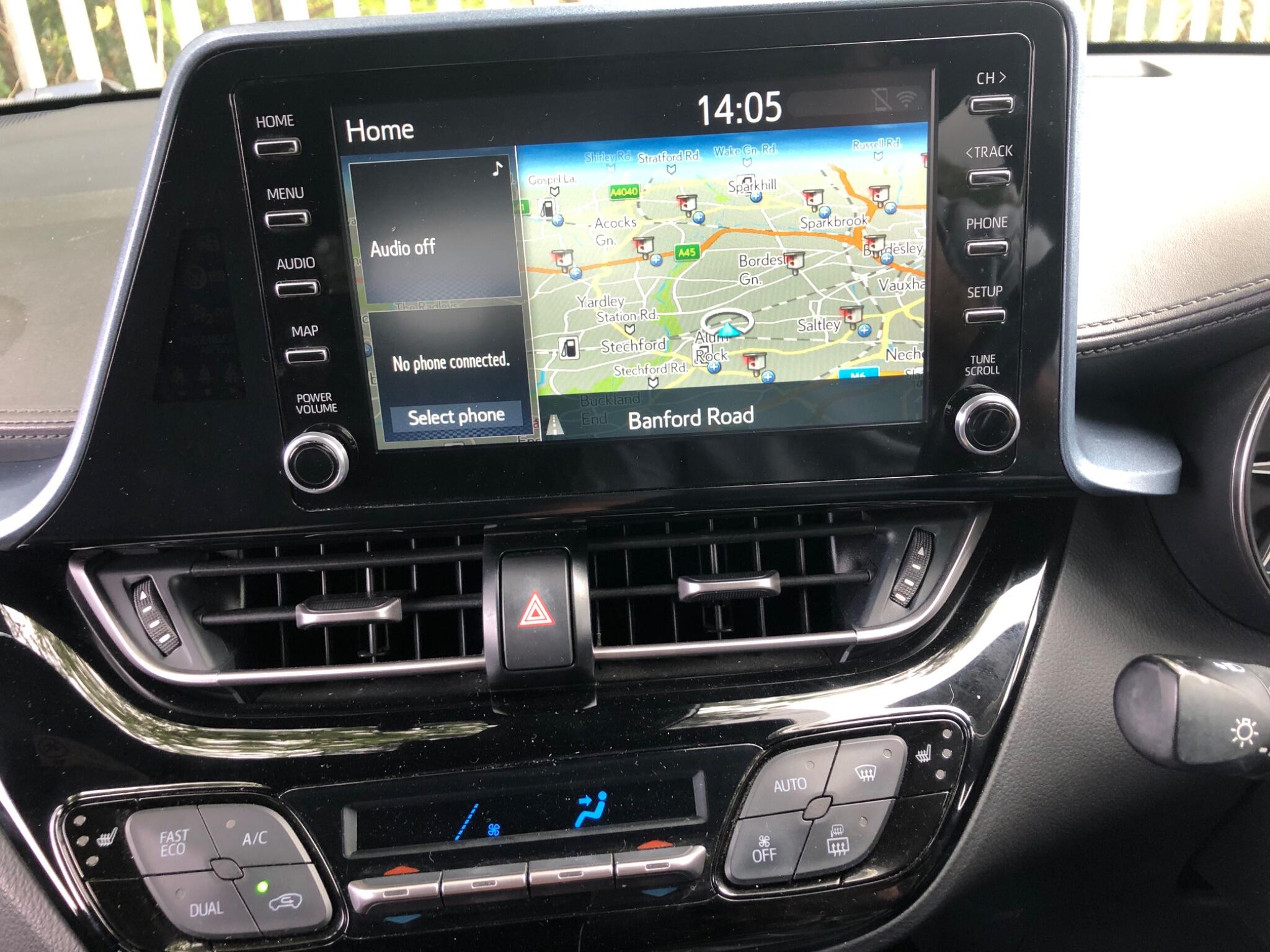 Toyota C-HR view 11