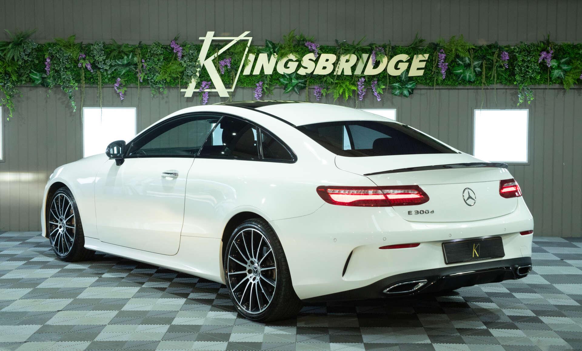 Mercedes-Benz E-Class view 4