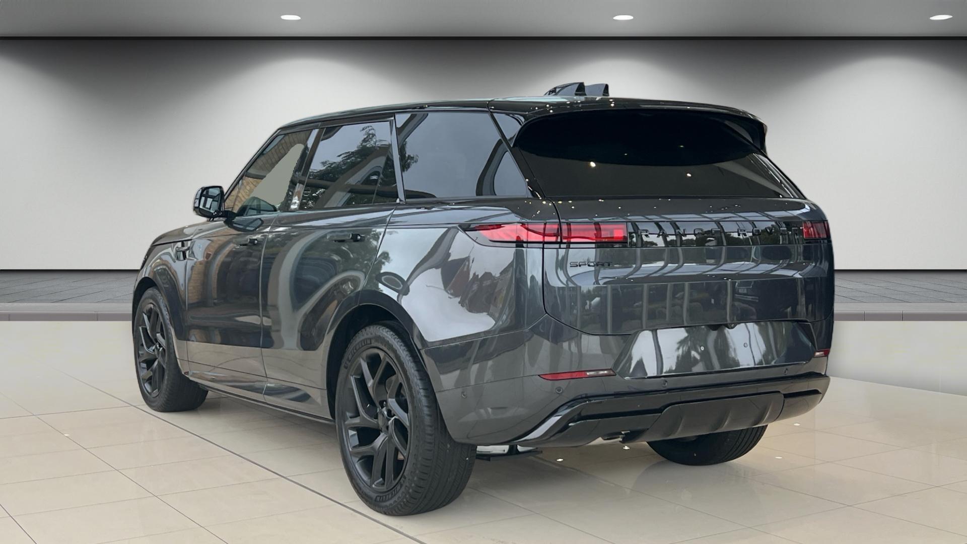 Land Rover Range Rover Sport view 5
