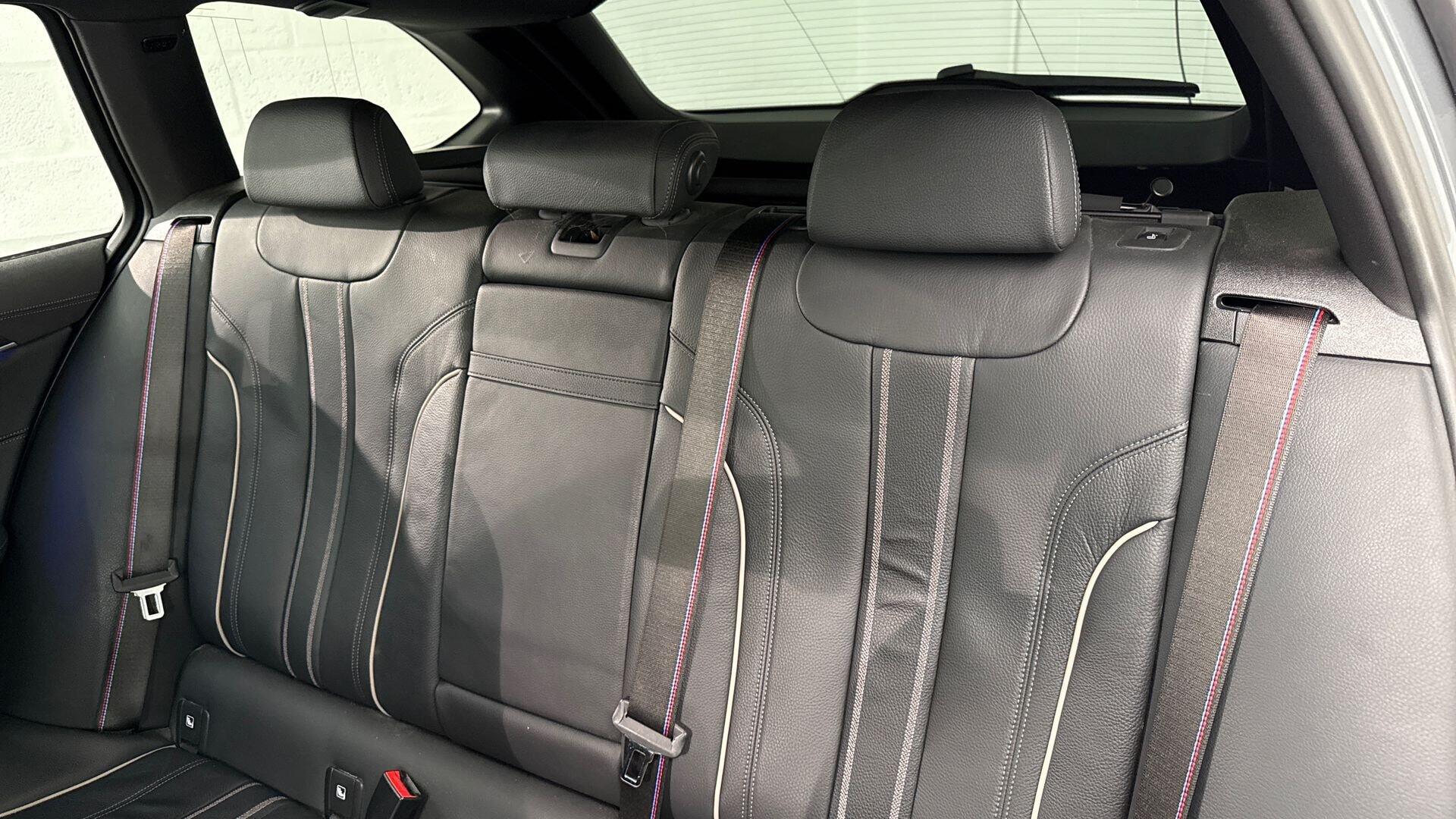 BMW 5 Series view 12