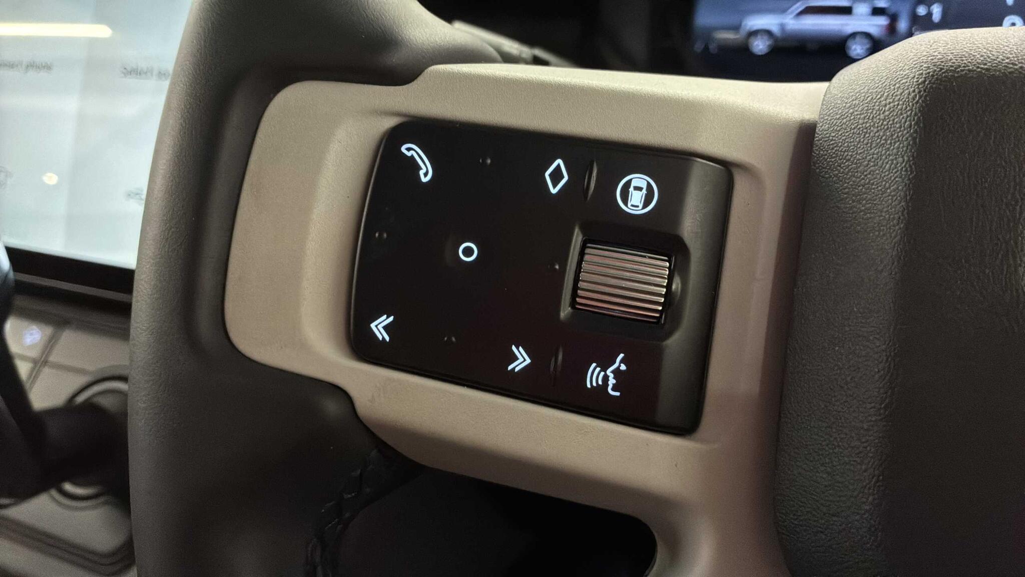 Land Rover Defender view 27