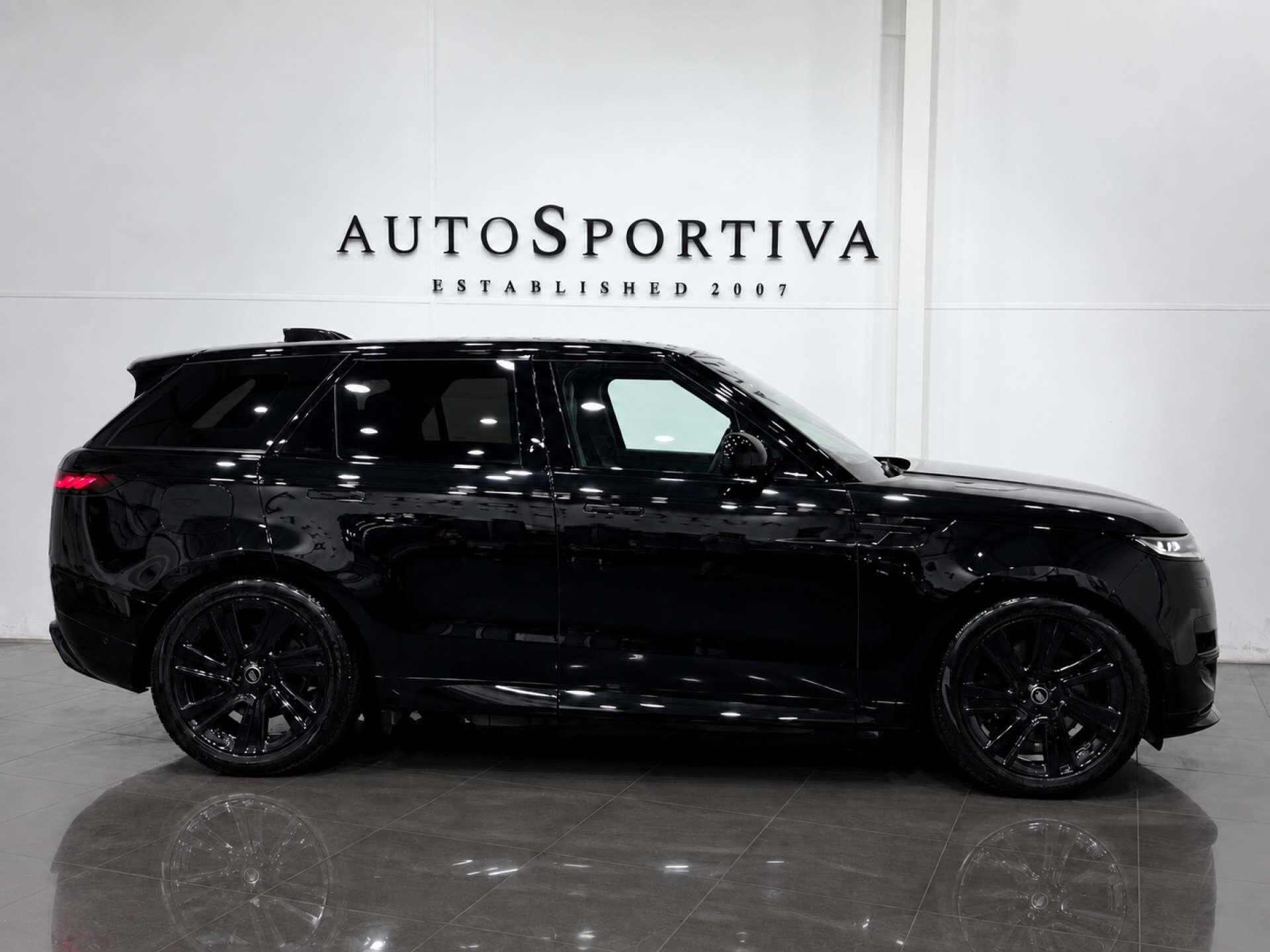 Land Rover Range Rover Sport view 3