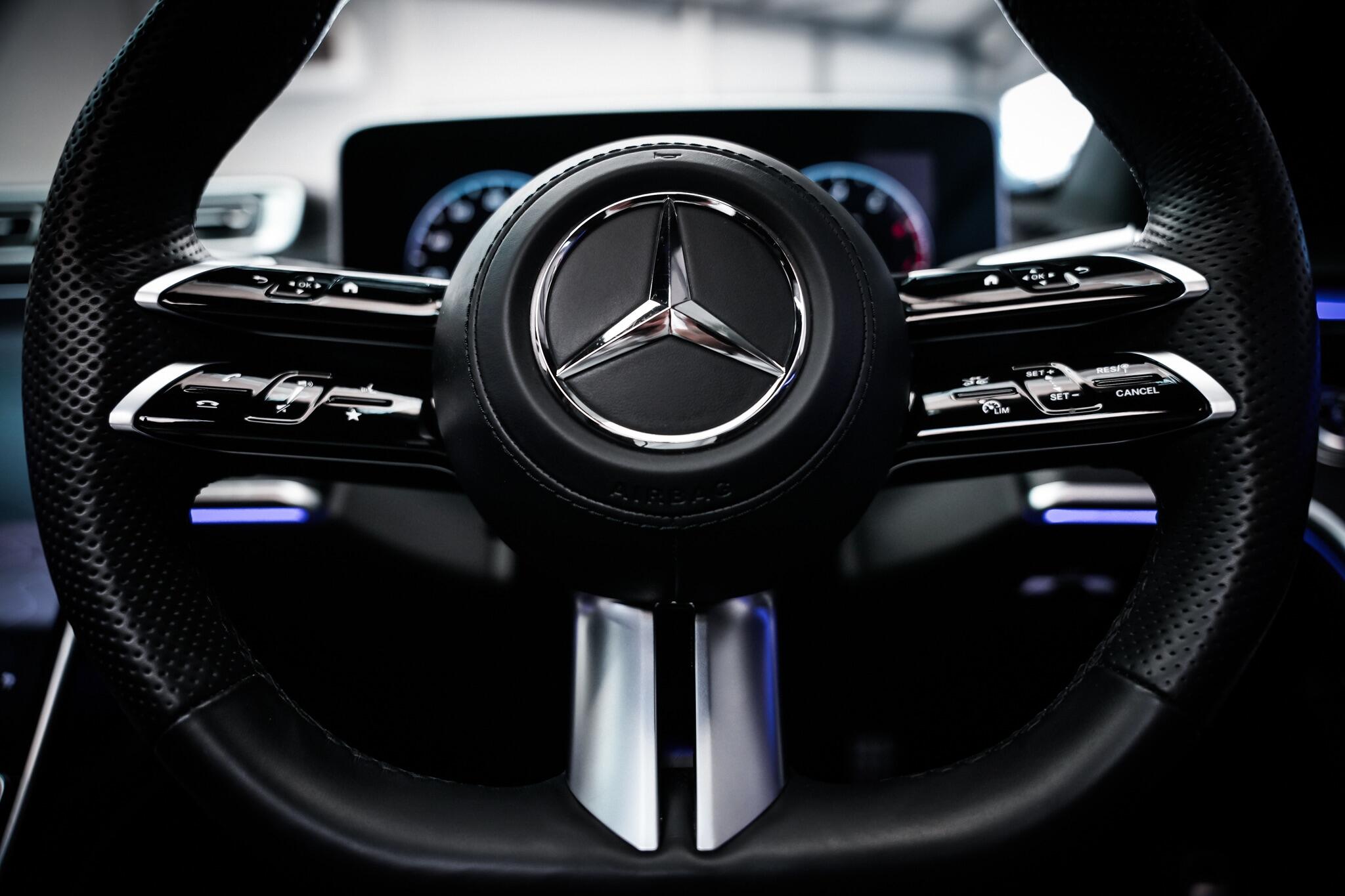 Mercedes-Benz S-Class view 41