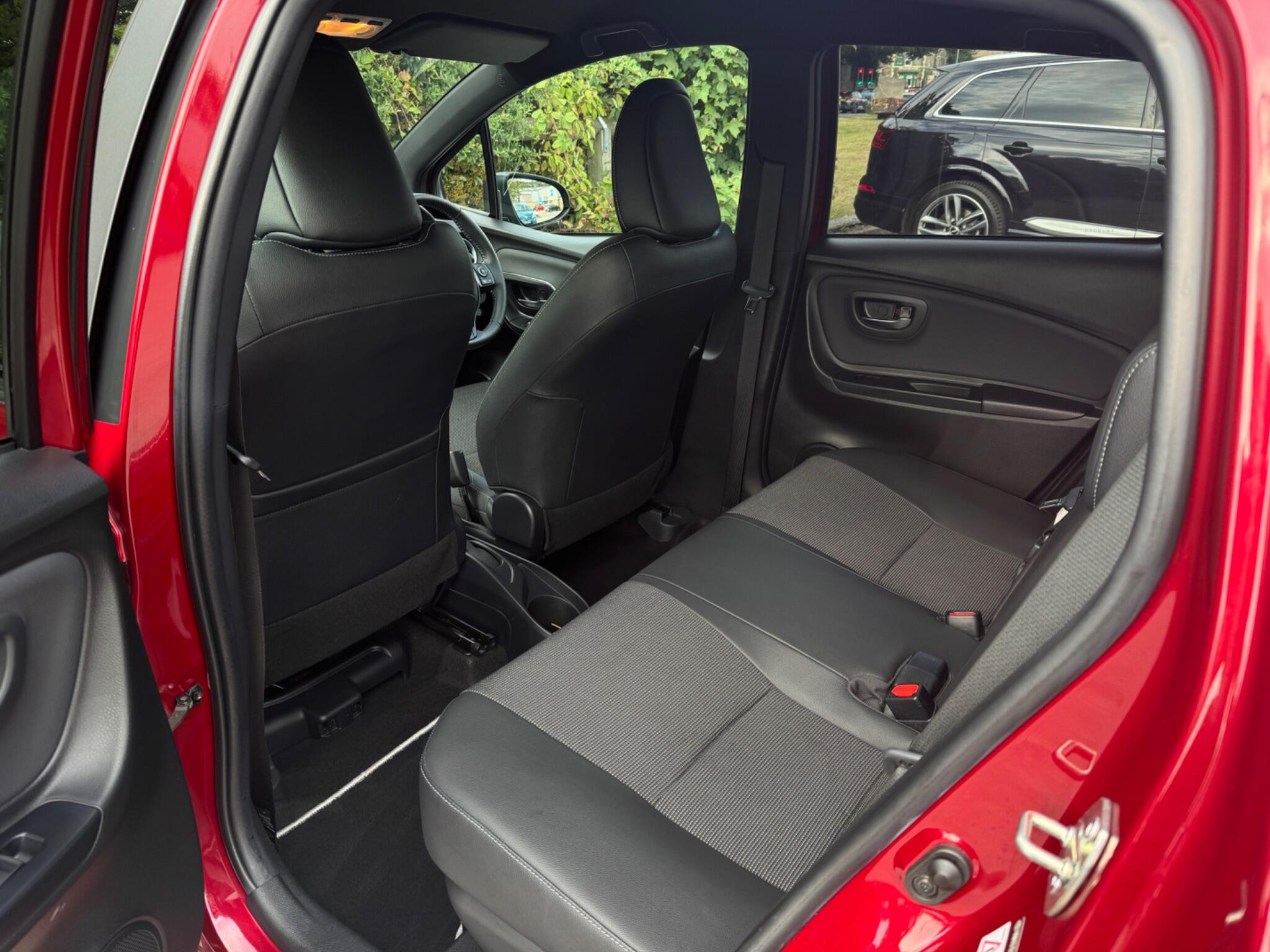 Toyota Yaris view 37
