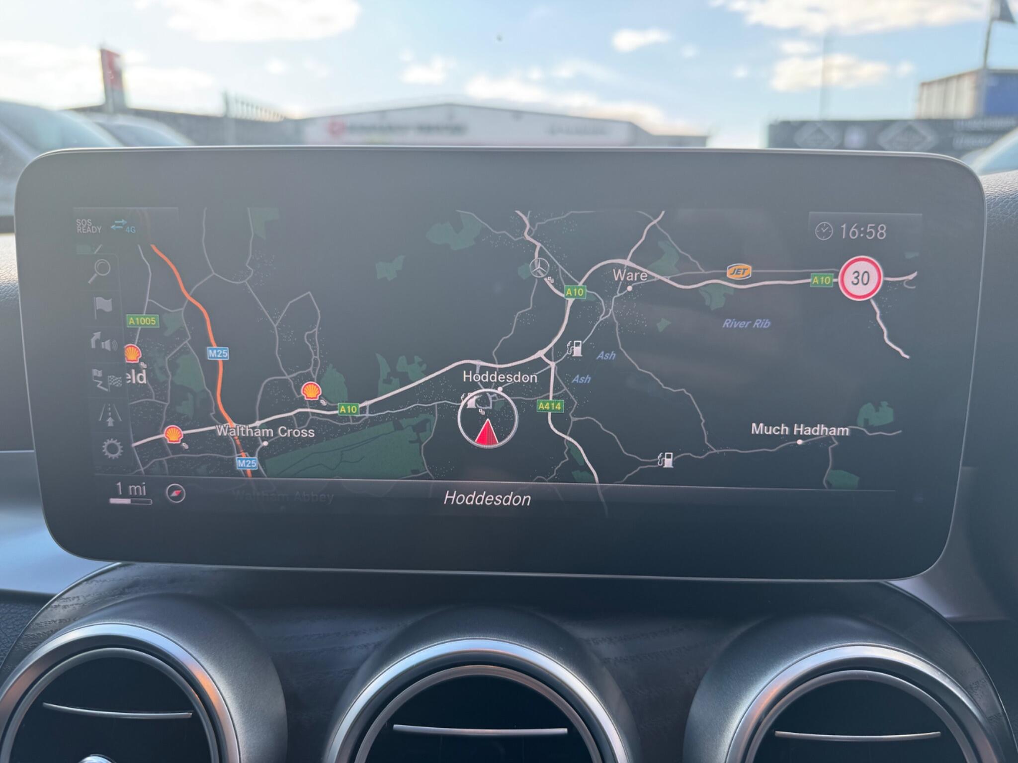 Mercedes-Benz C Class view 39