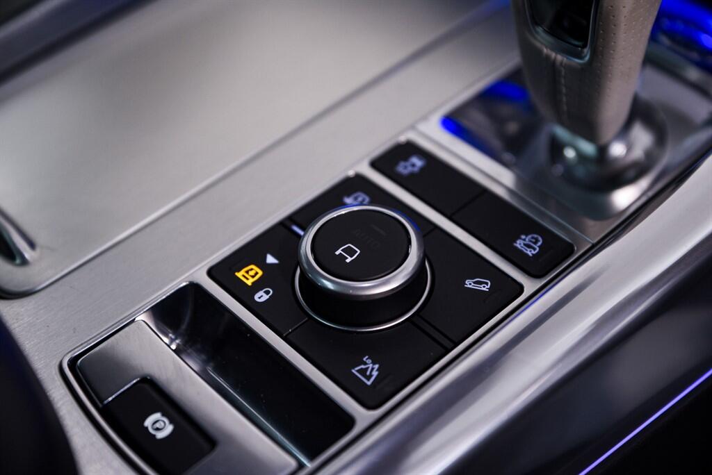 Land Rover Range Rover Sport view 23