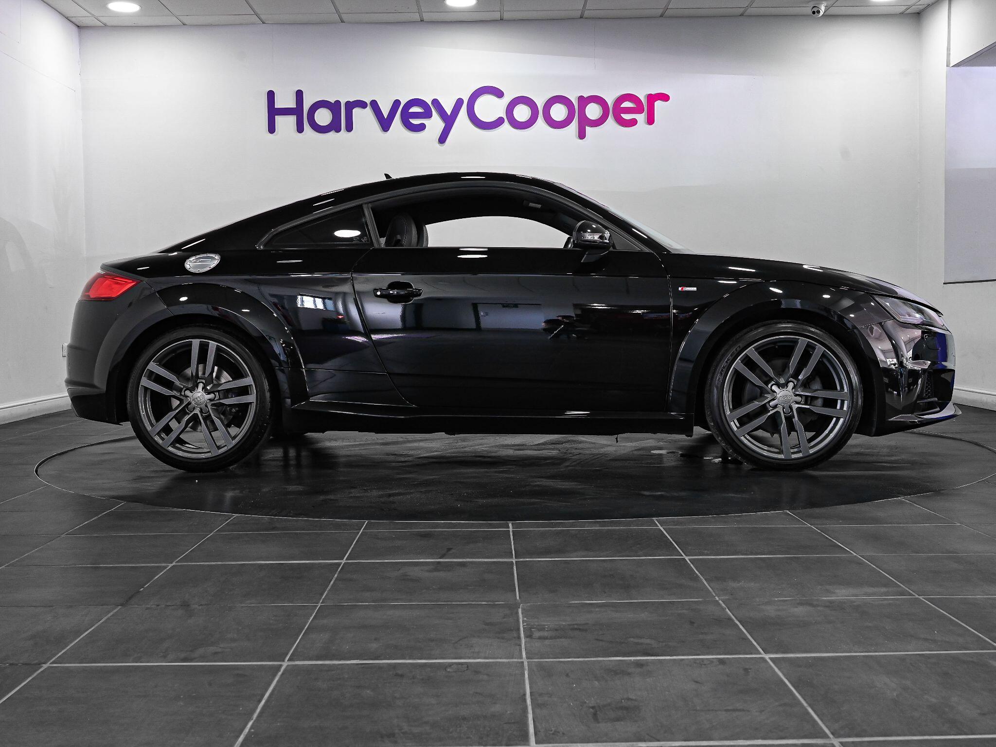 Audi TT view 4
