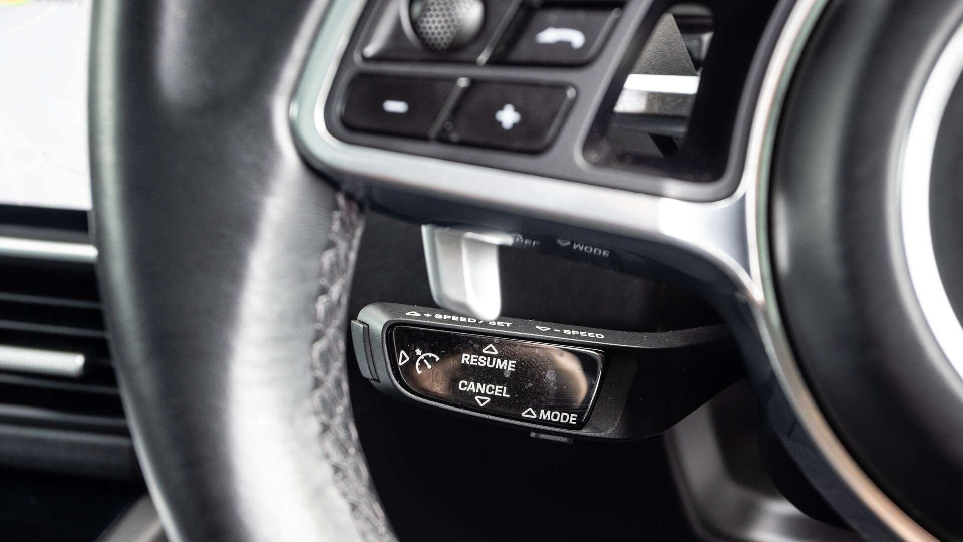 Porsche Cayenne view 18