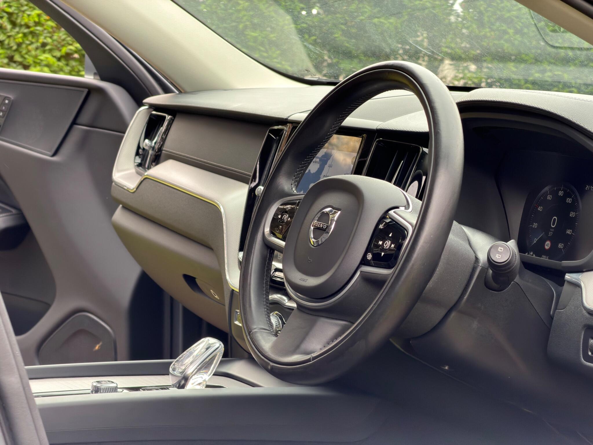 Volvo XC60 view 19