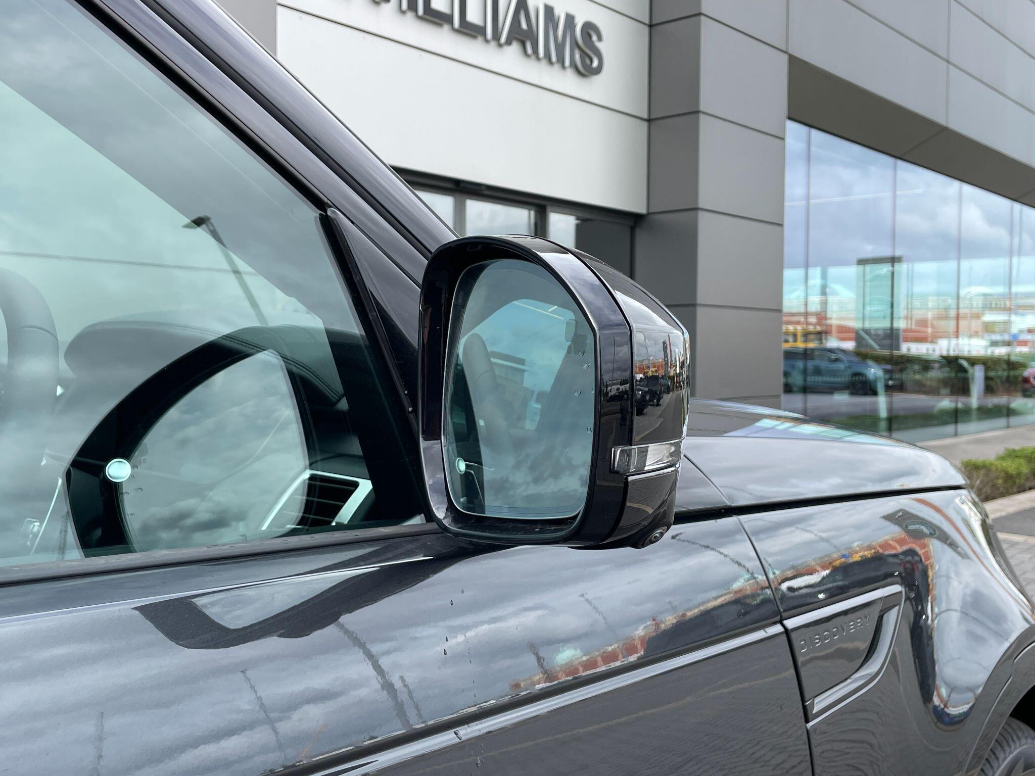 Land Rover Discovery view 29