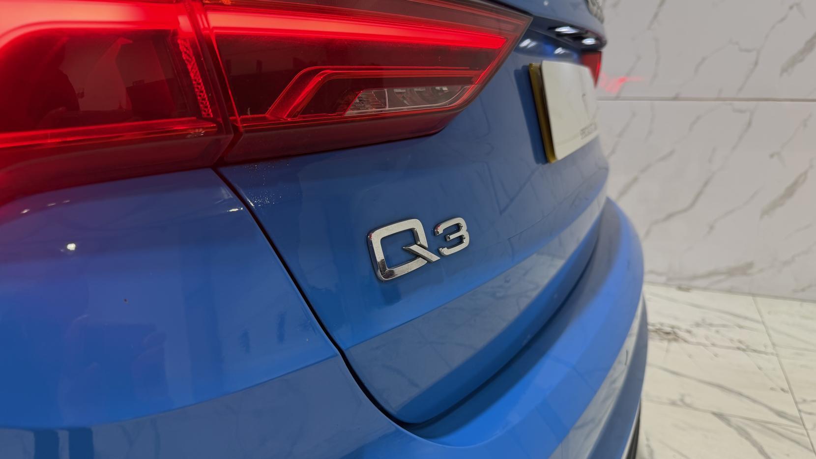 Audi Q3 view 45
