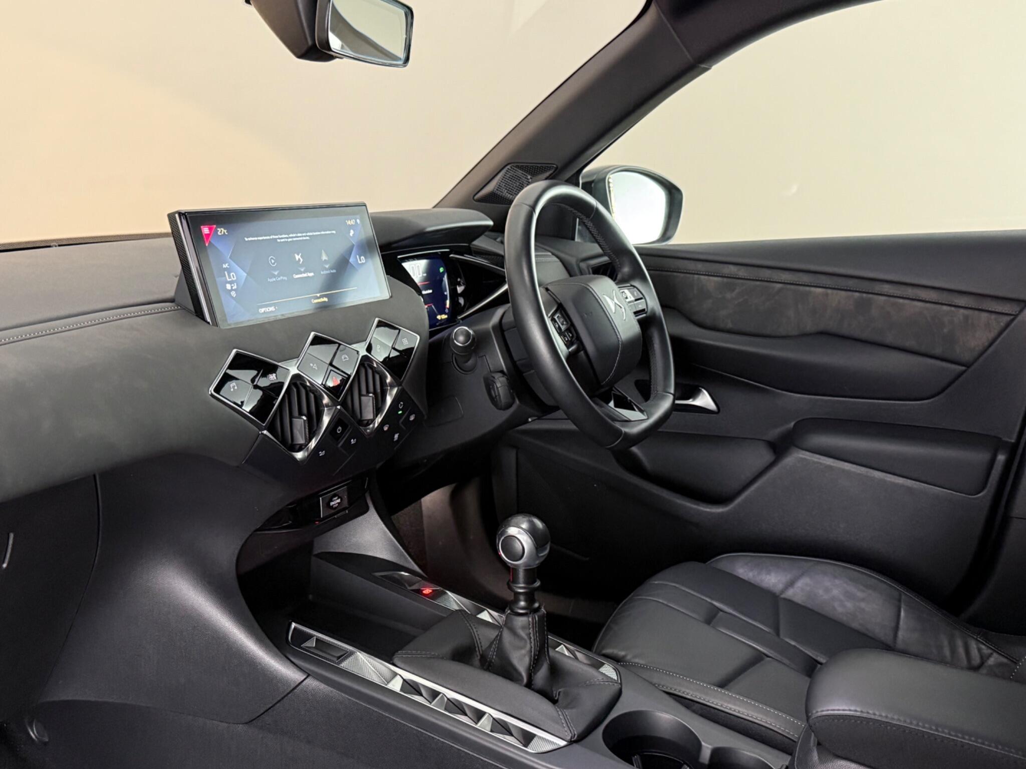 DS Automobiles DS 3 Crossback view 10