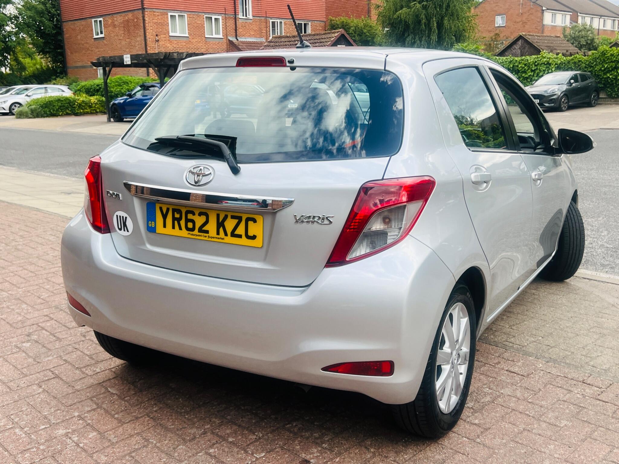 Toyota Yaris view 21
