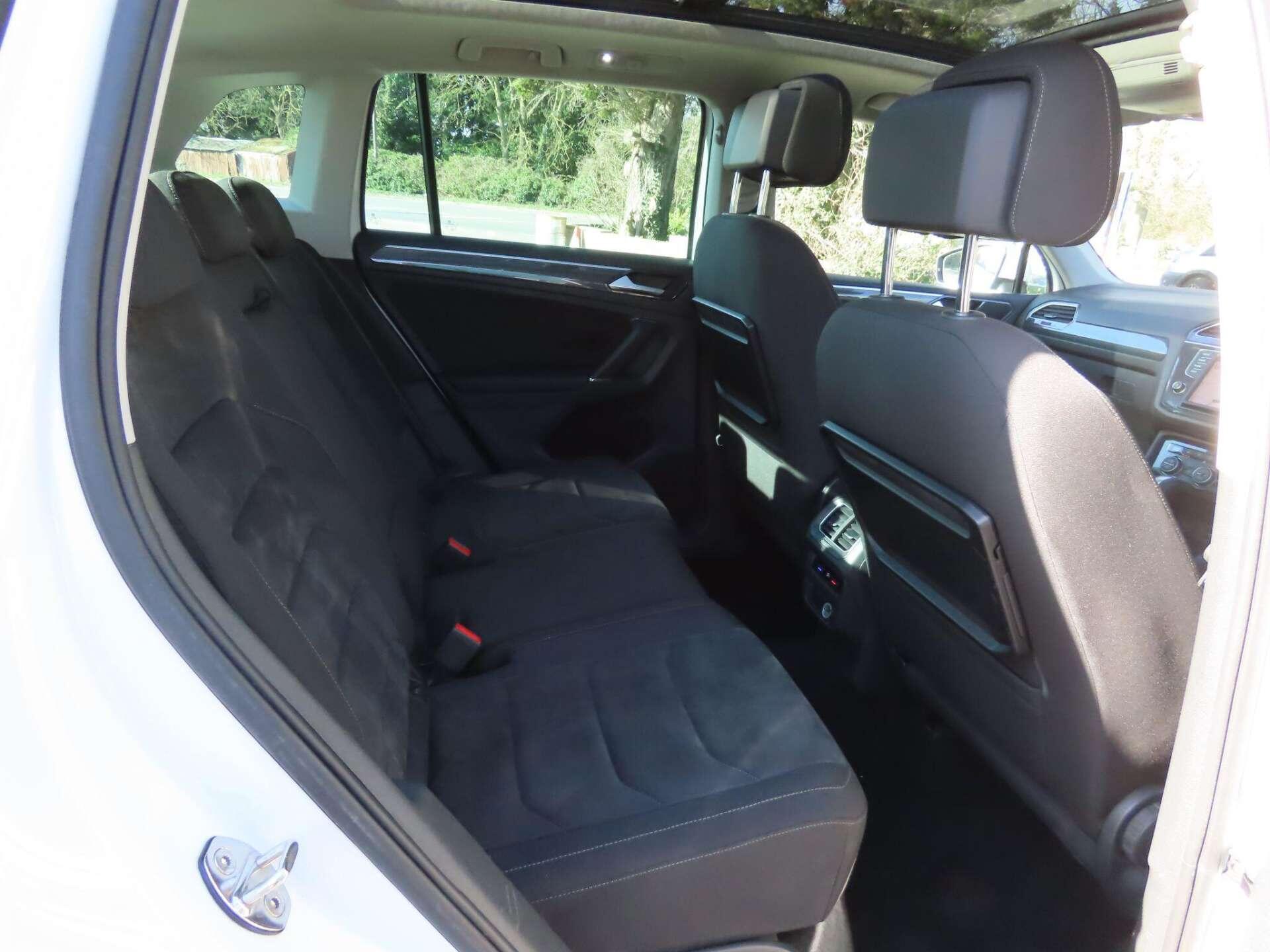 Volkswagen Tiguan view 9