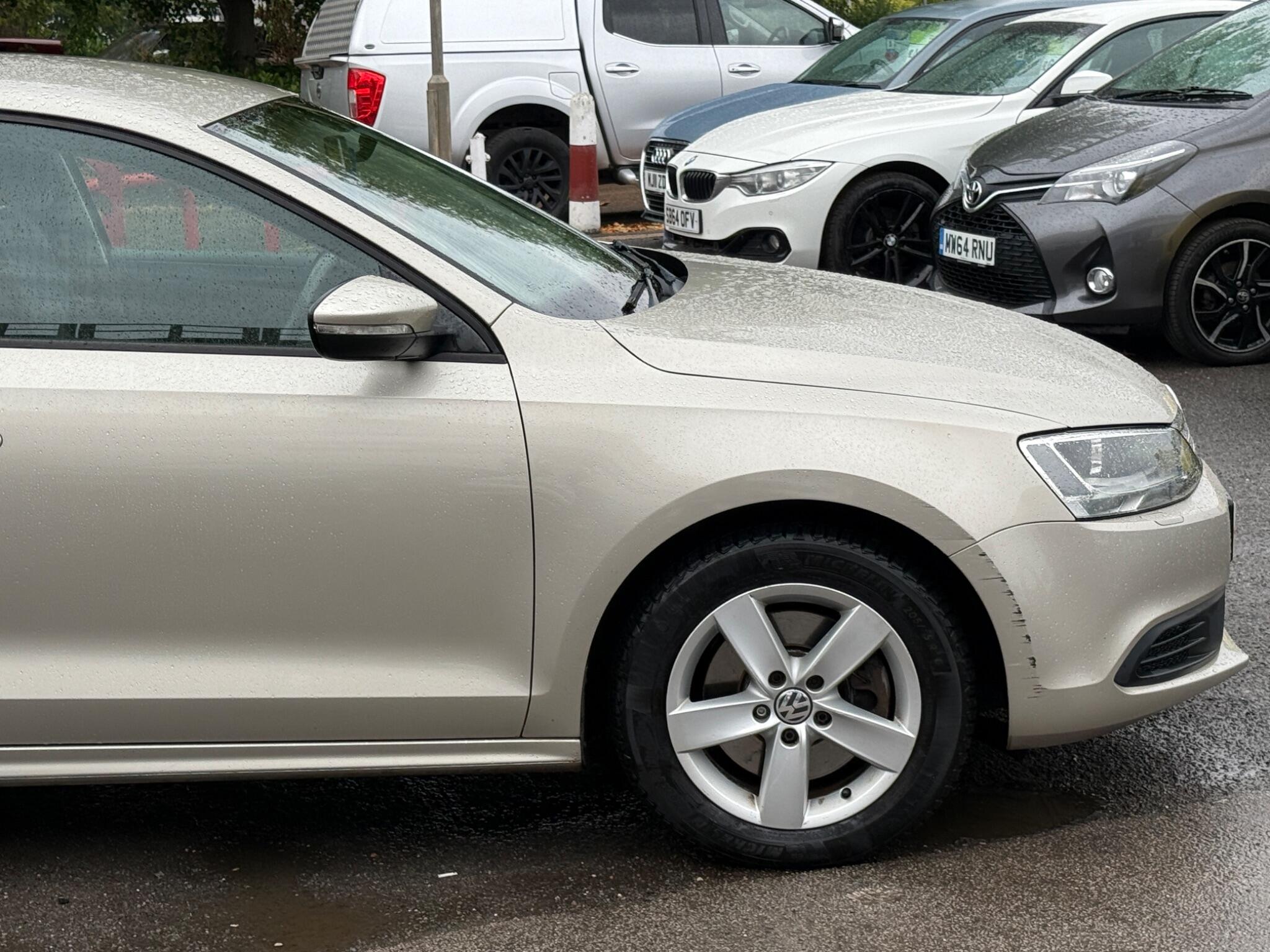 Volkswagen Jetta - Image 20