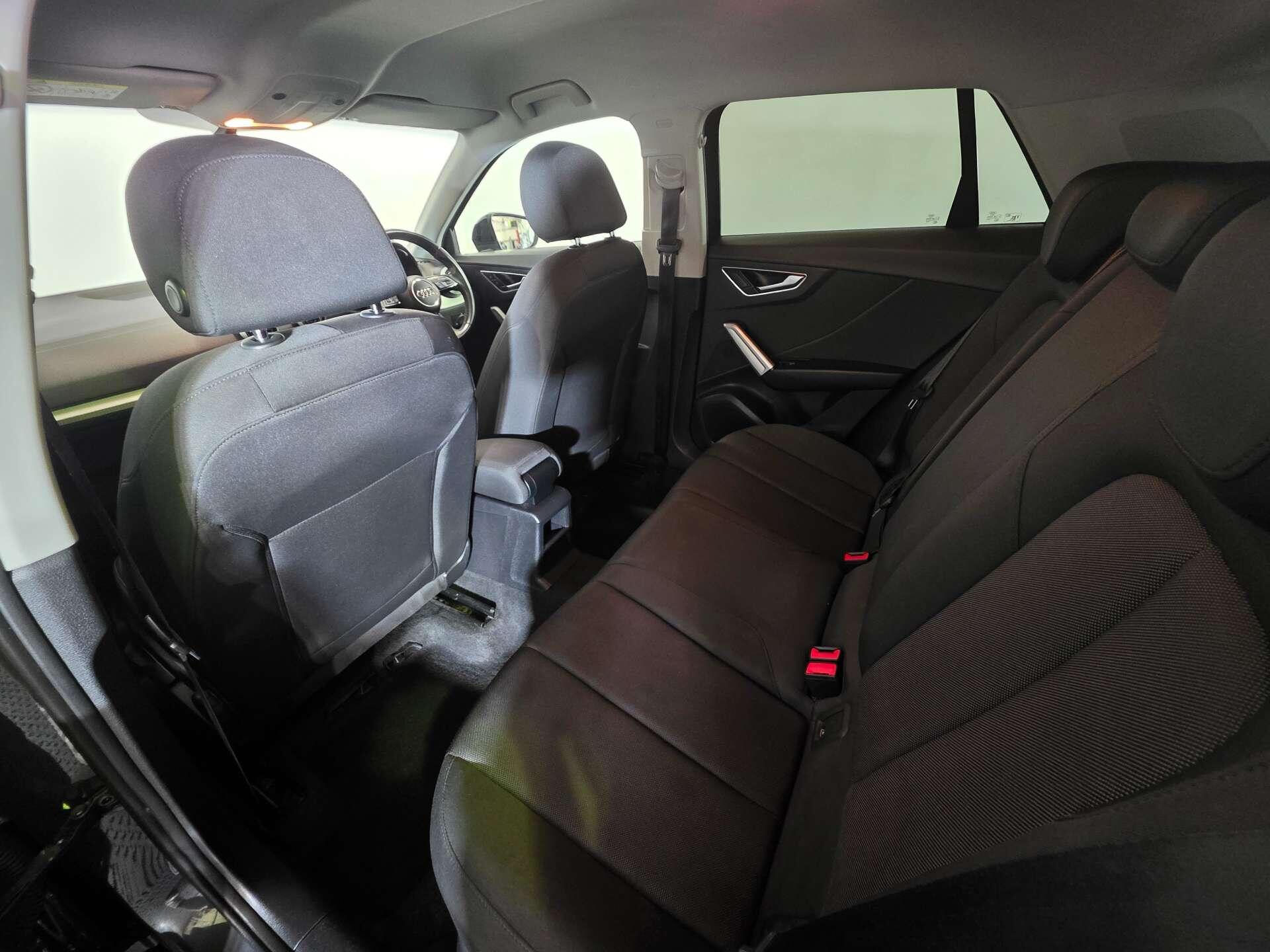 Audi Q2 view 50