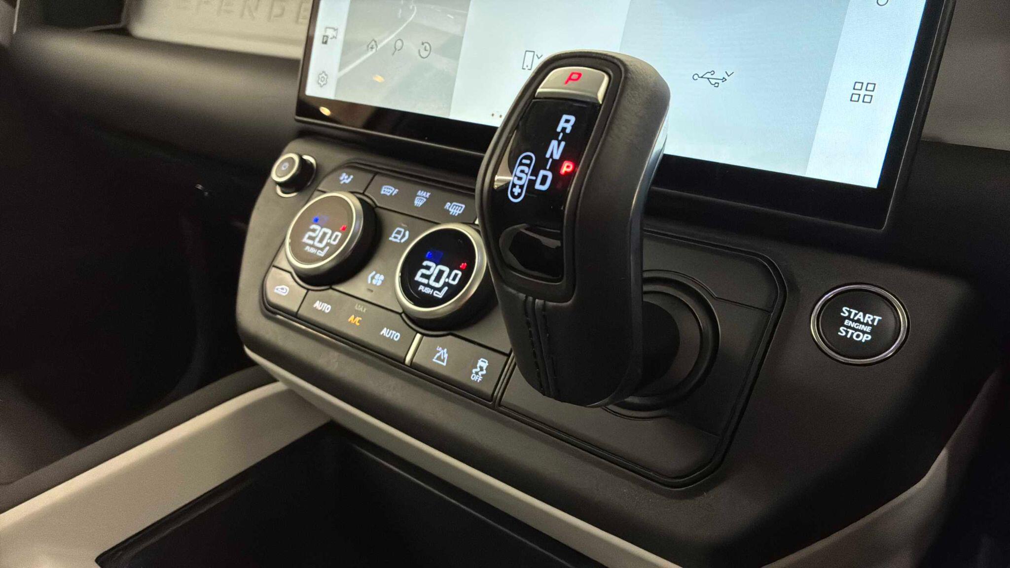 Land Rover Defender view 42
