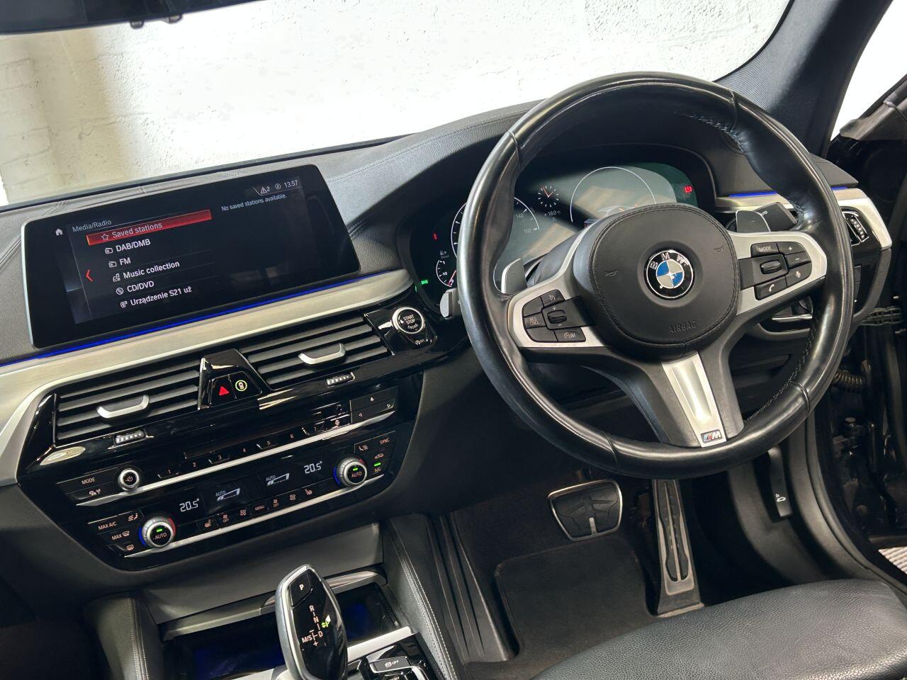 BMW 5 Series view 33