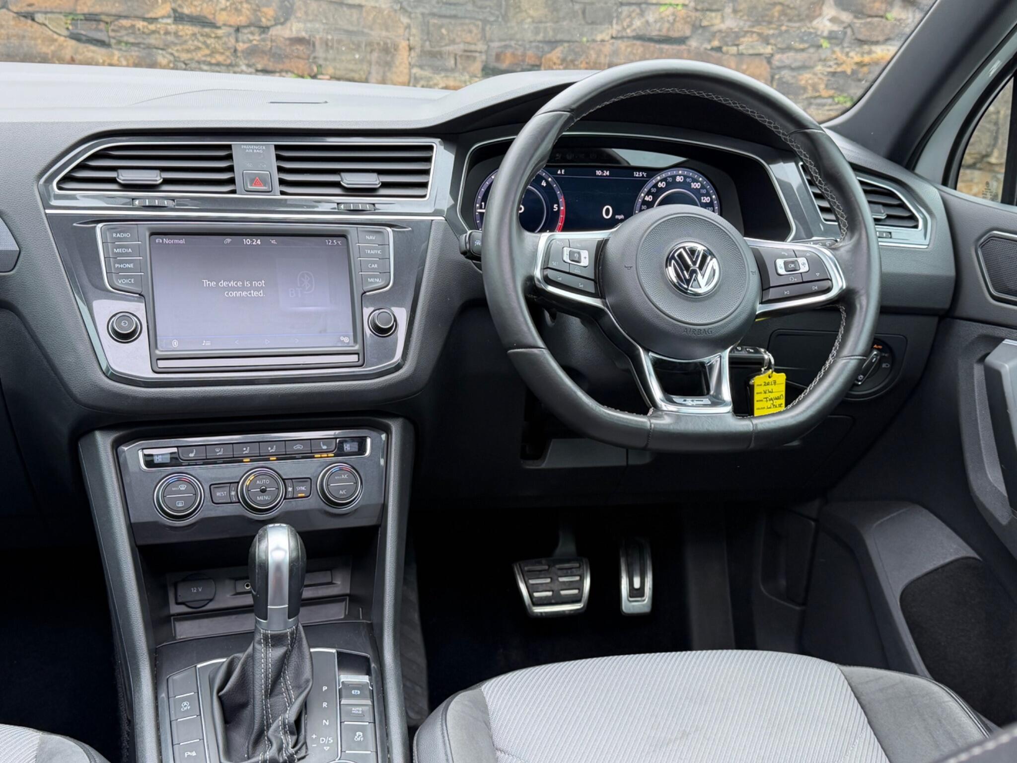 Volkswagen Tiguan view 26