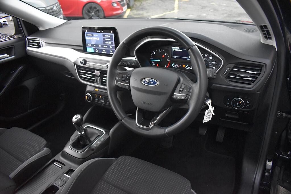 Ford Focus view 10