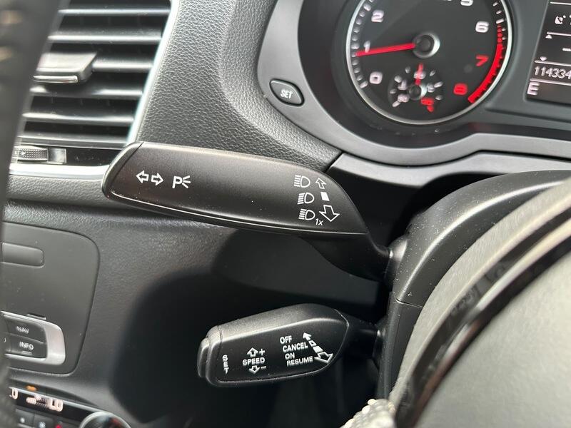Audi Q3 view 36