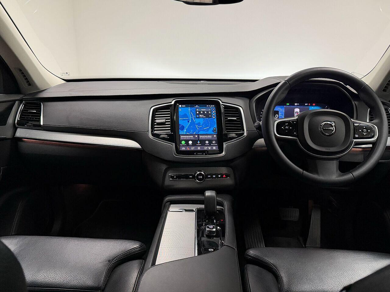 Volvo XC90 view 19