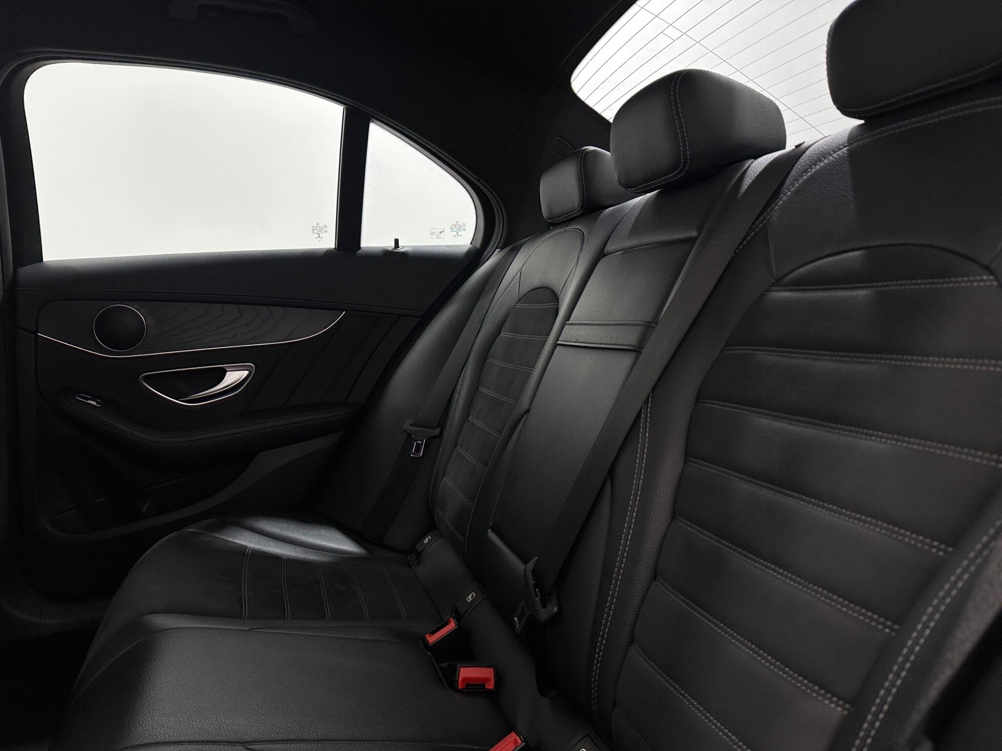 Mercedes-Benz C-Class view 37