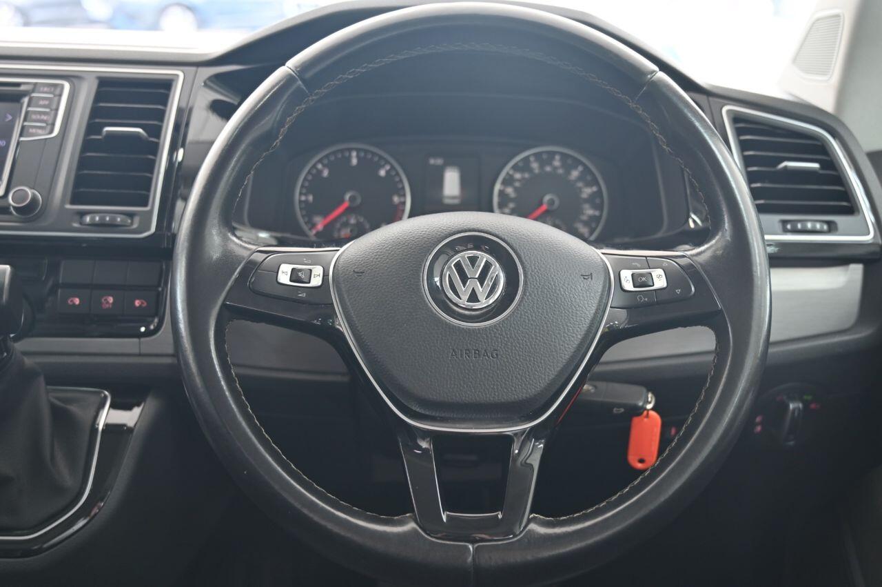 Volkswagen Caravelle view 22