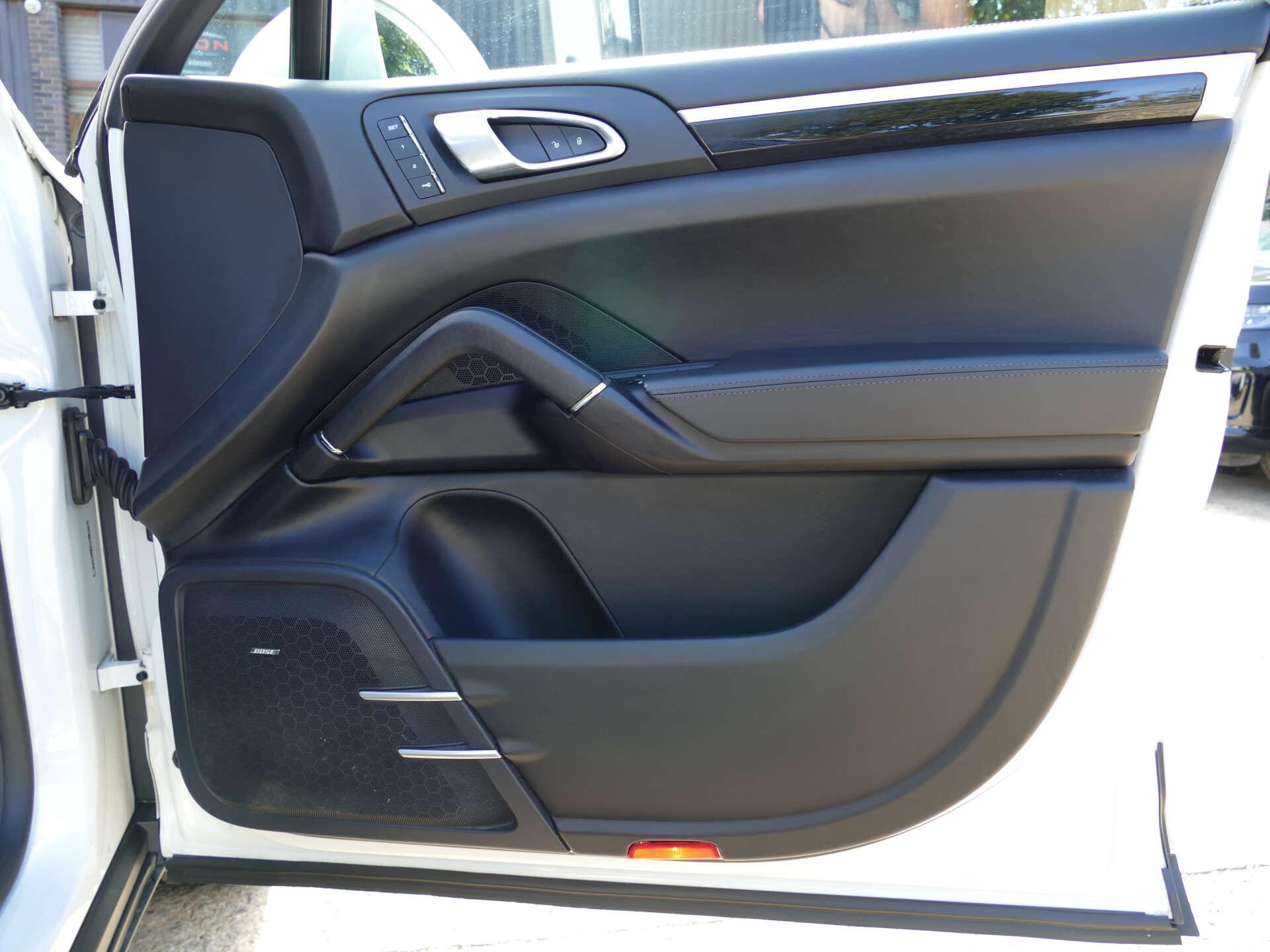 Porsche Cayenne view 42