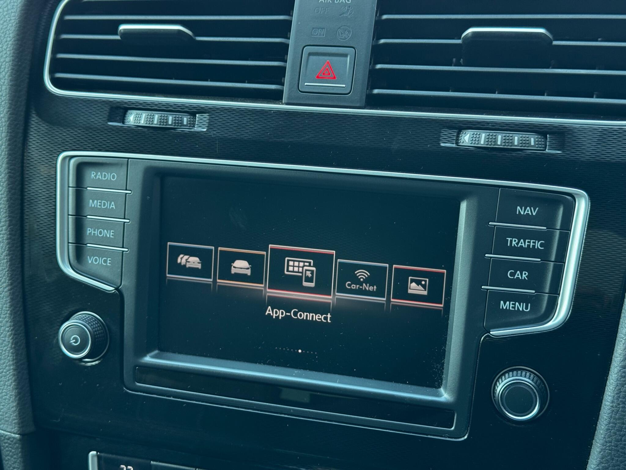 Volkswagen Golf view 35