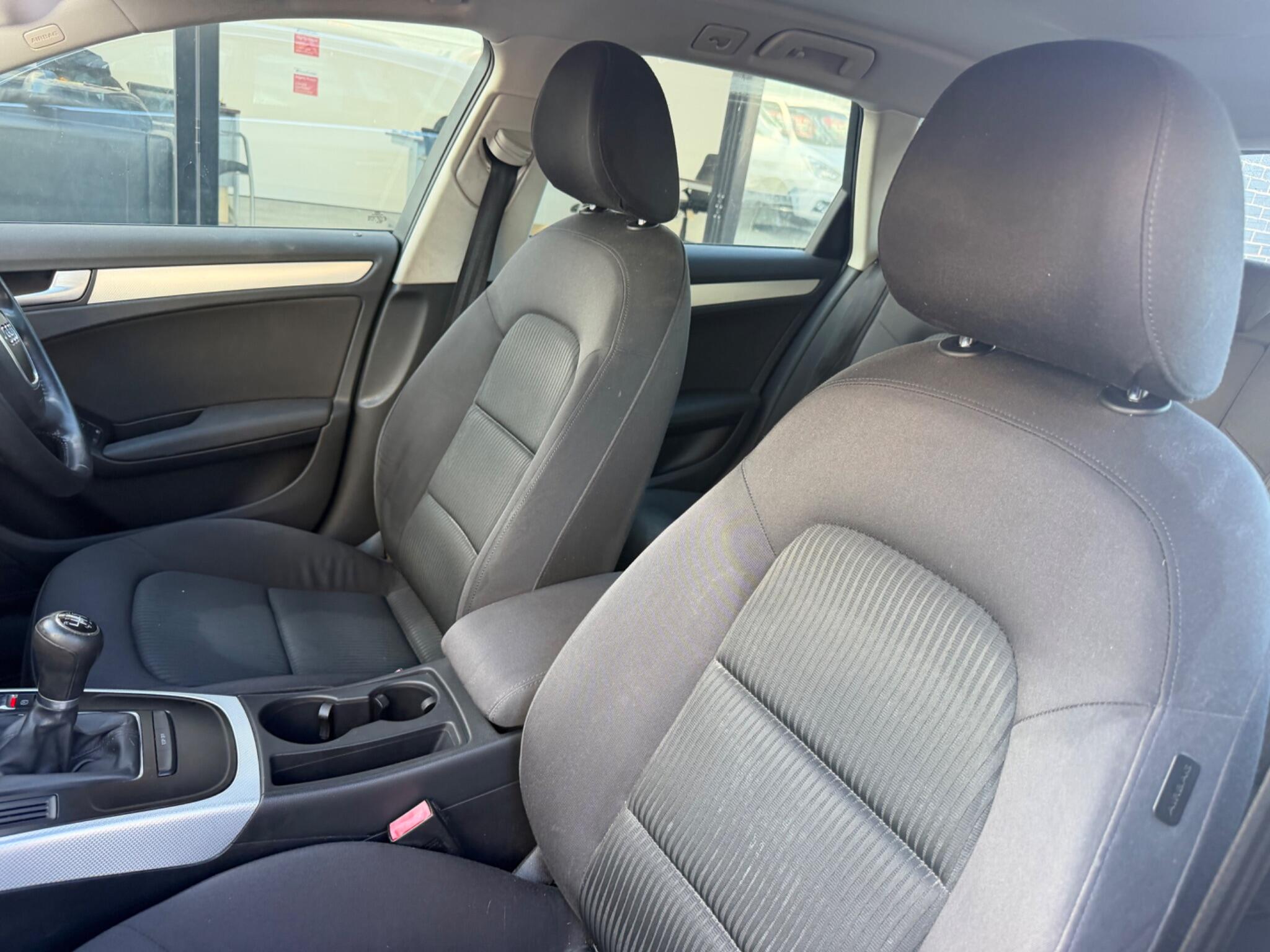 Audi A4 view 16