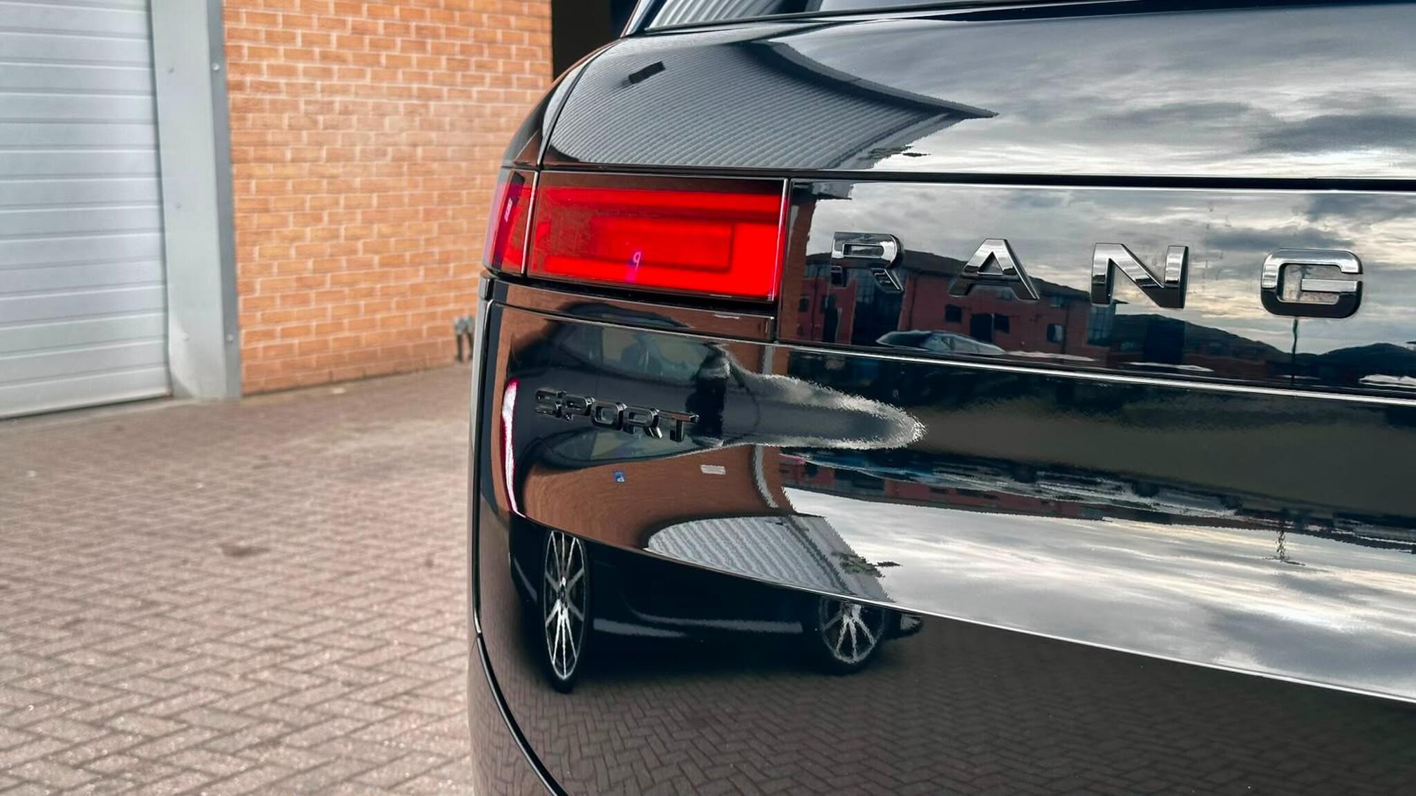 Land Rover Range Rover view 18