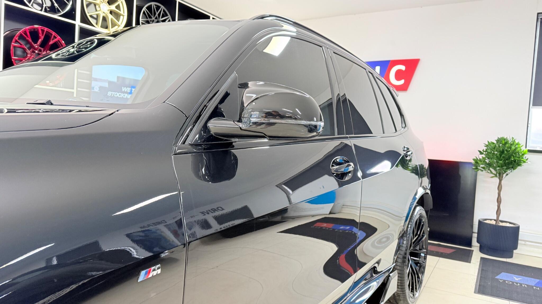 BMW X5 view 16