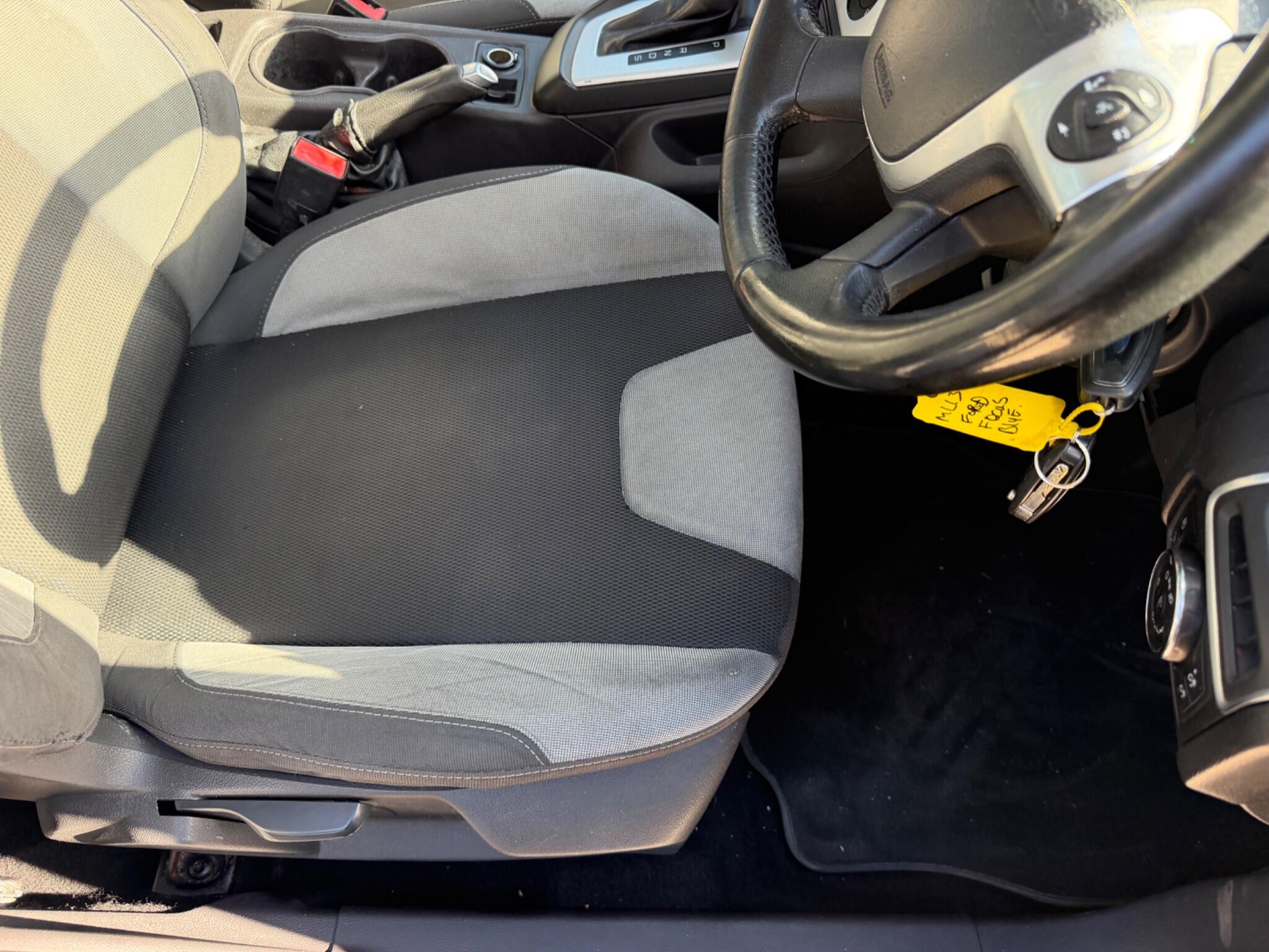 Ford Focus view 13