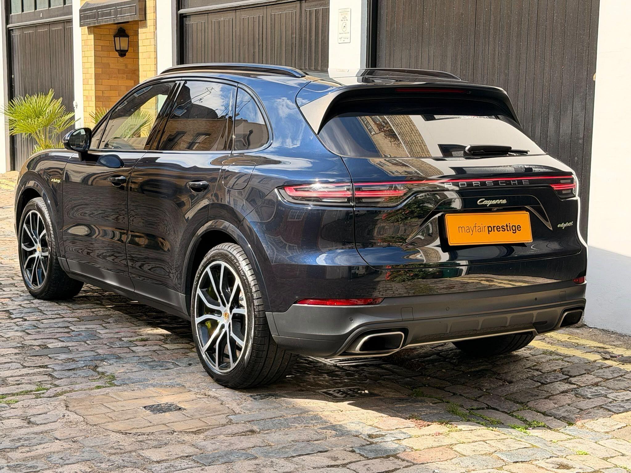 Porsche Cayenne view 10