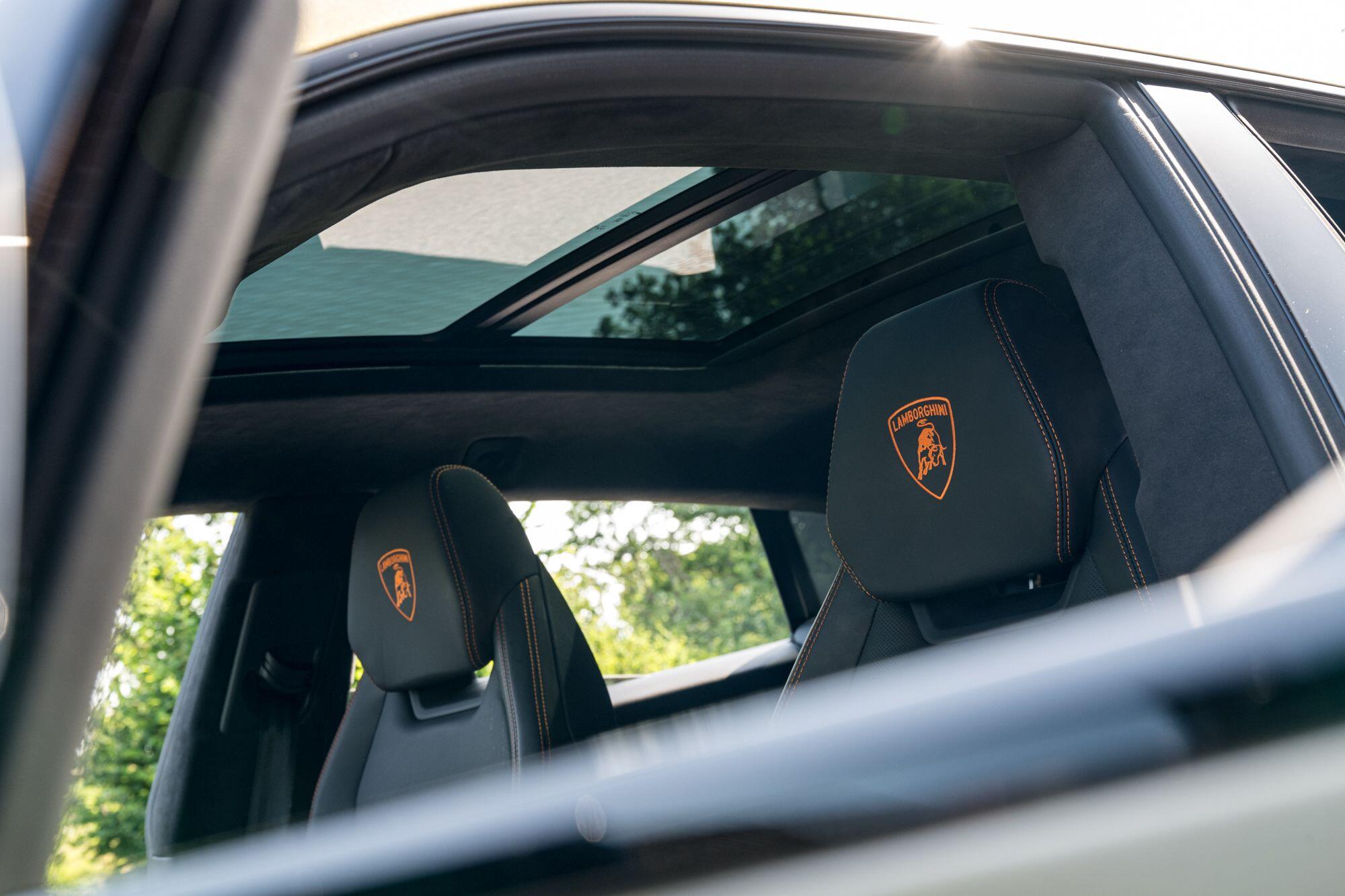 Lamborghini Urus view 37