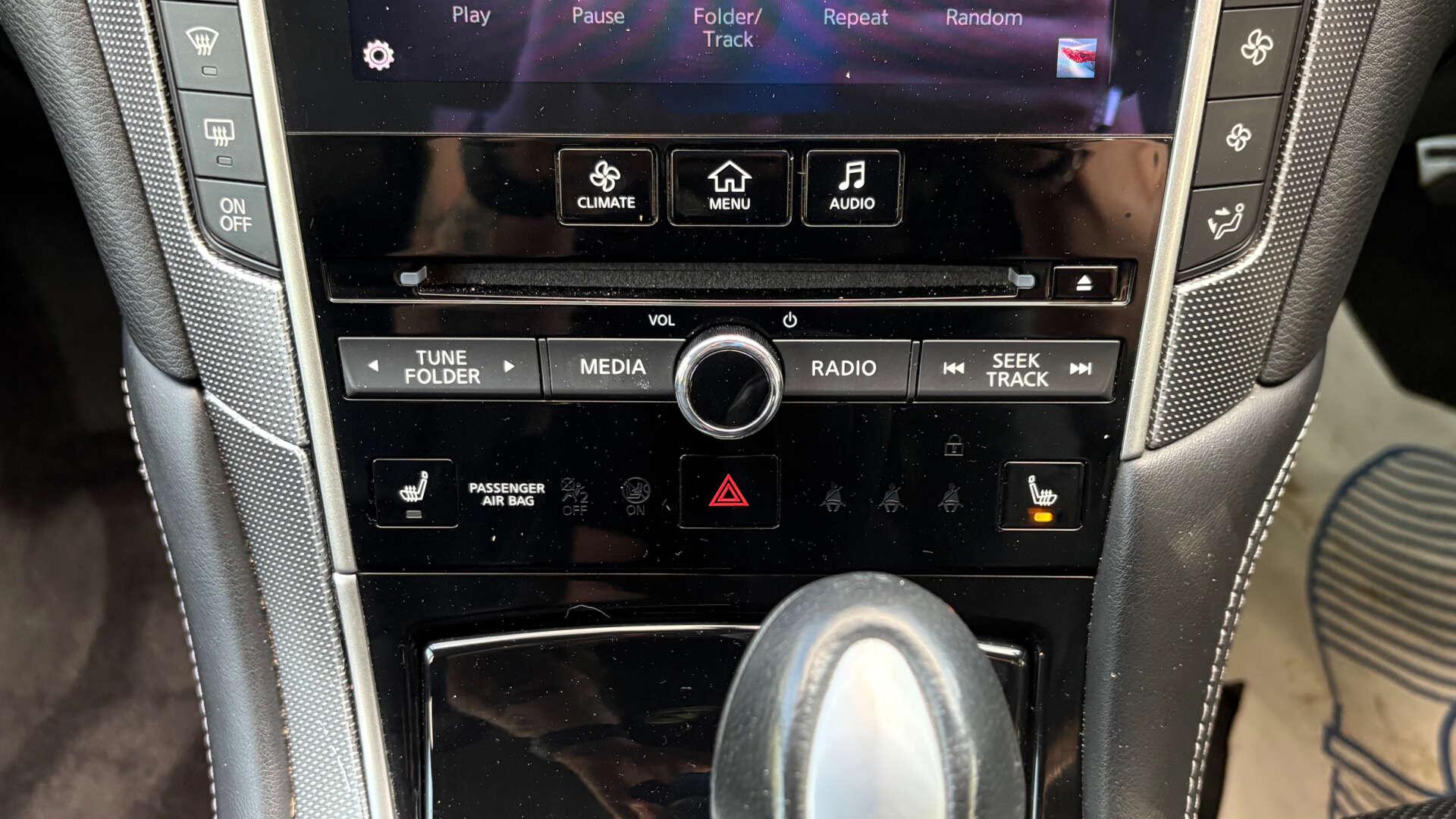 Infiniti Q50 view 29