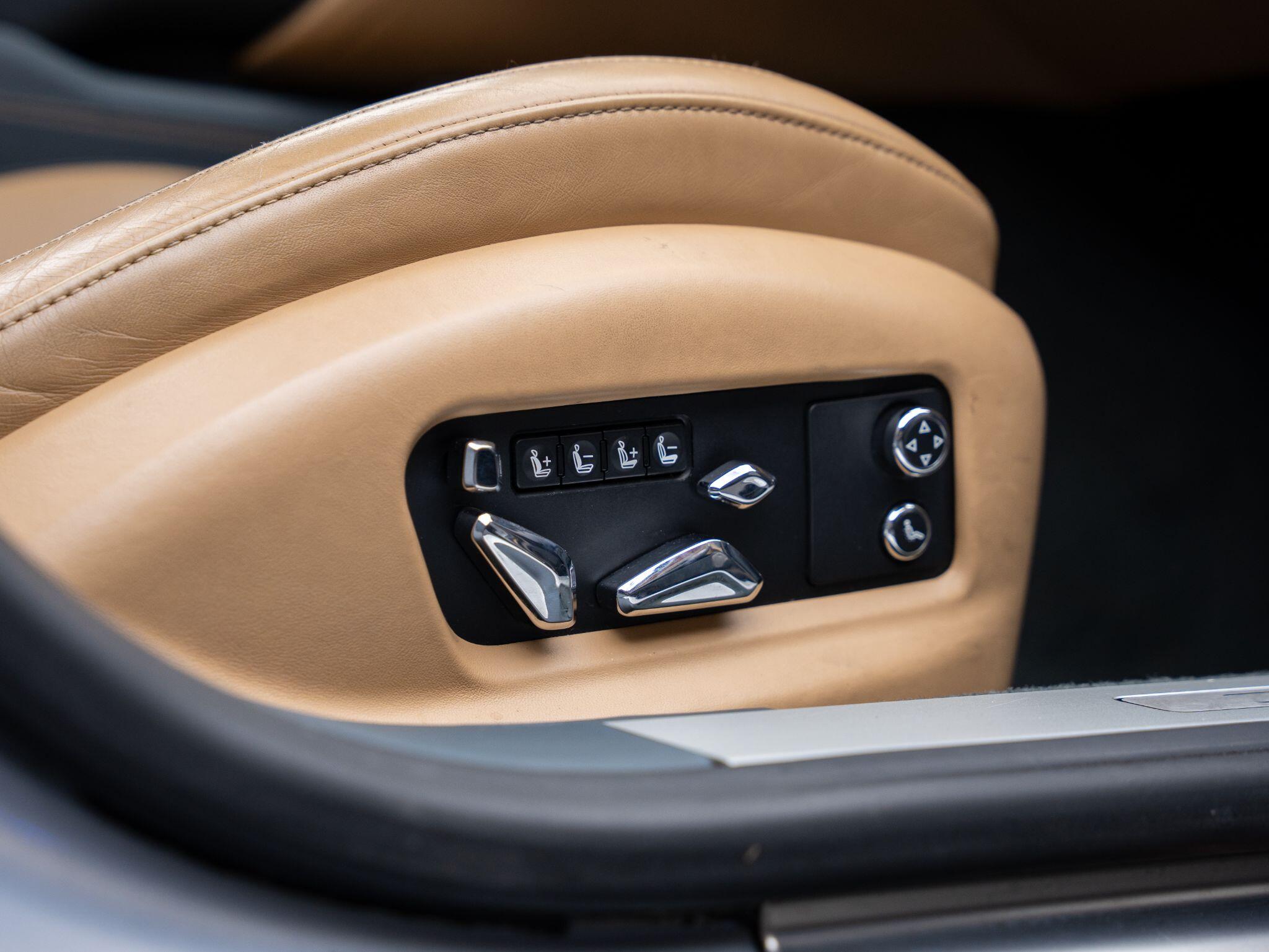 Bentley Flying Spur view 18