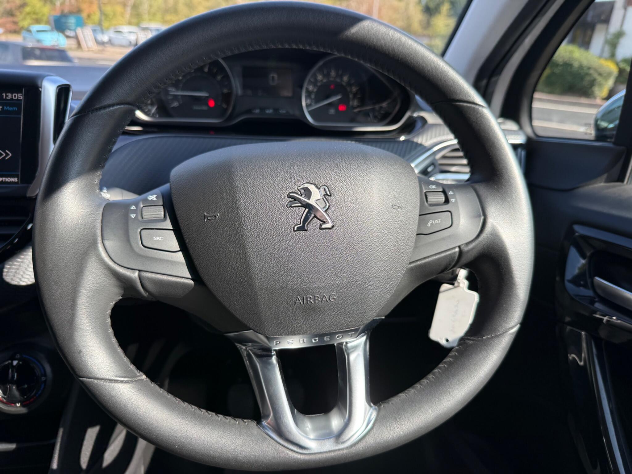 Peugeot 208 view 30
