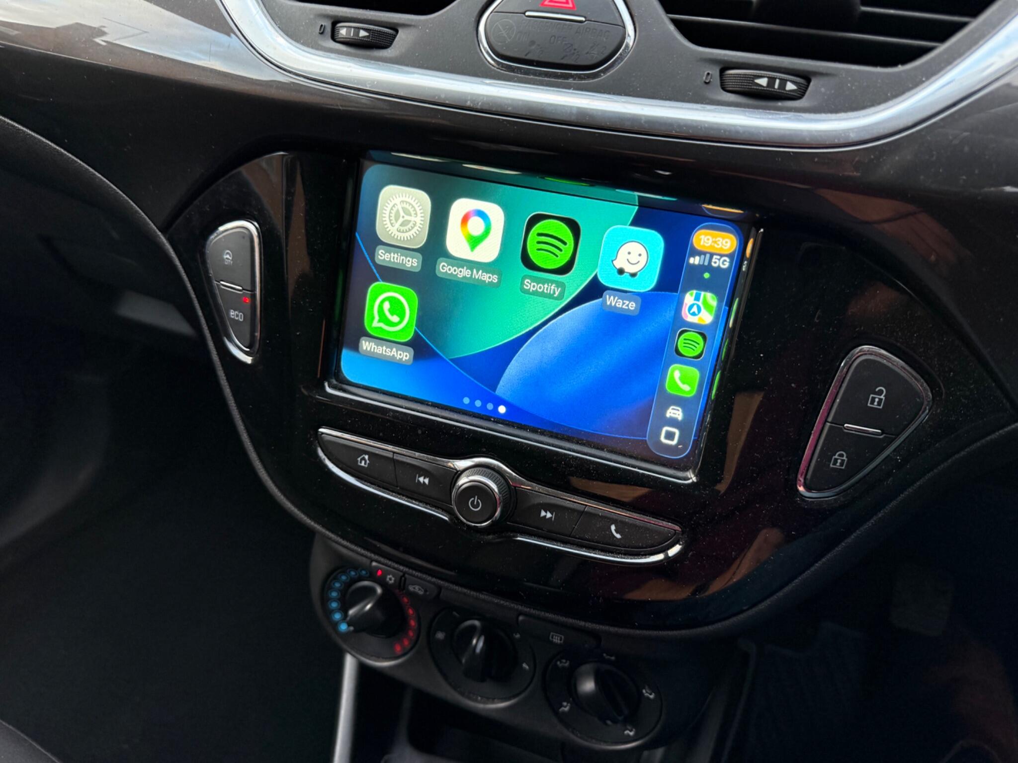 Vauxhall Corsa 1.4i Design Euro 6 (s/s) 5dr — photo 41 of 104