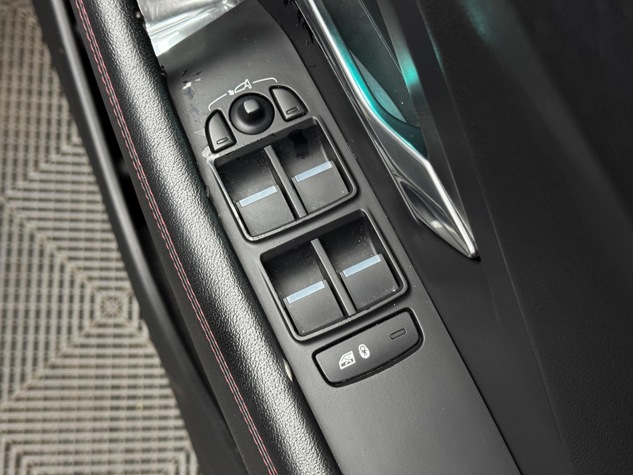 Jaguar E-Pace view 42