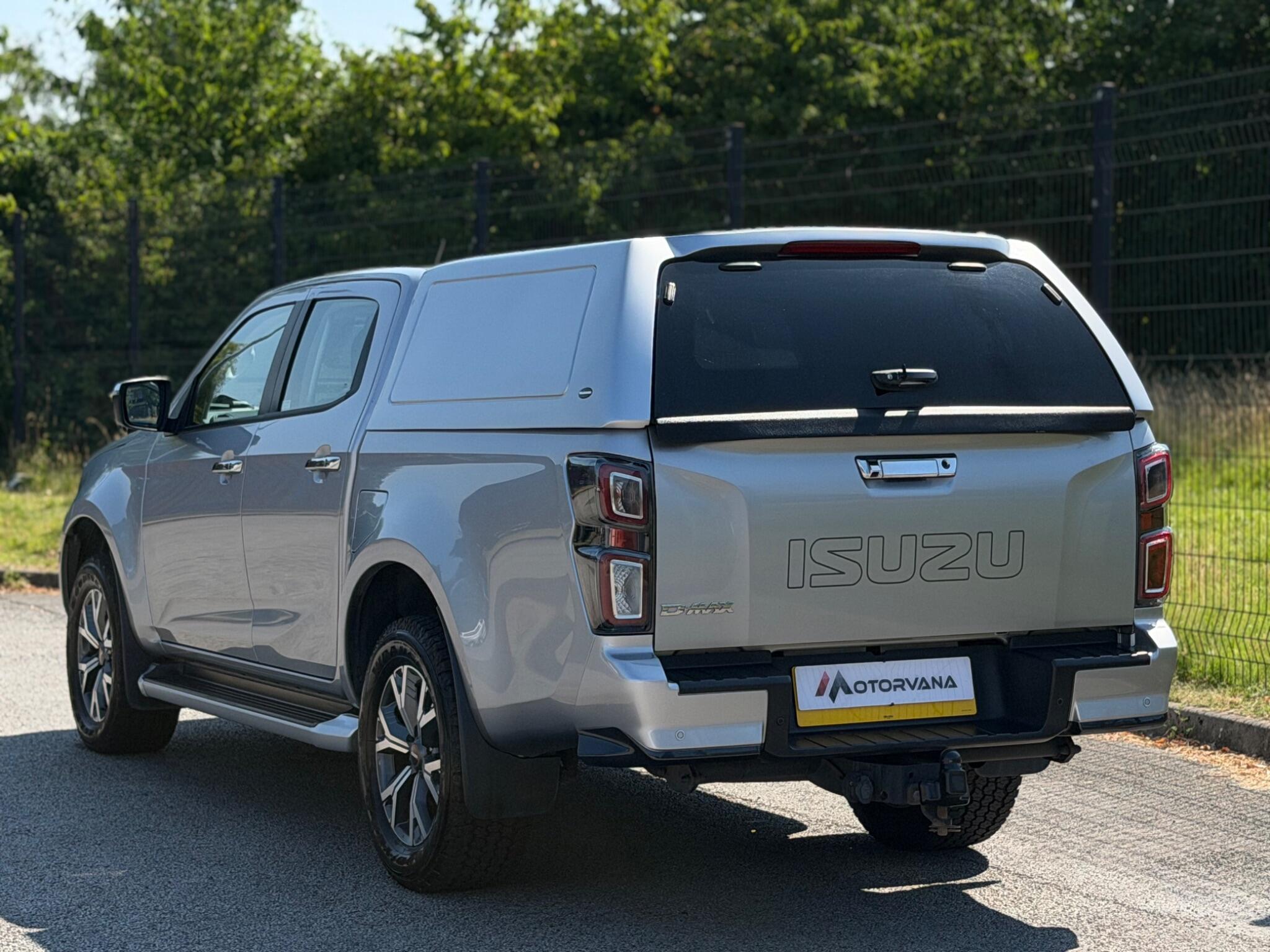 Isuzu D-Max view 10