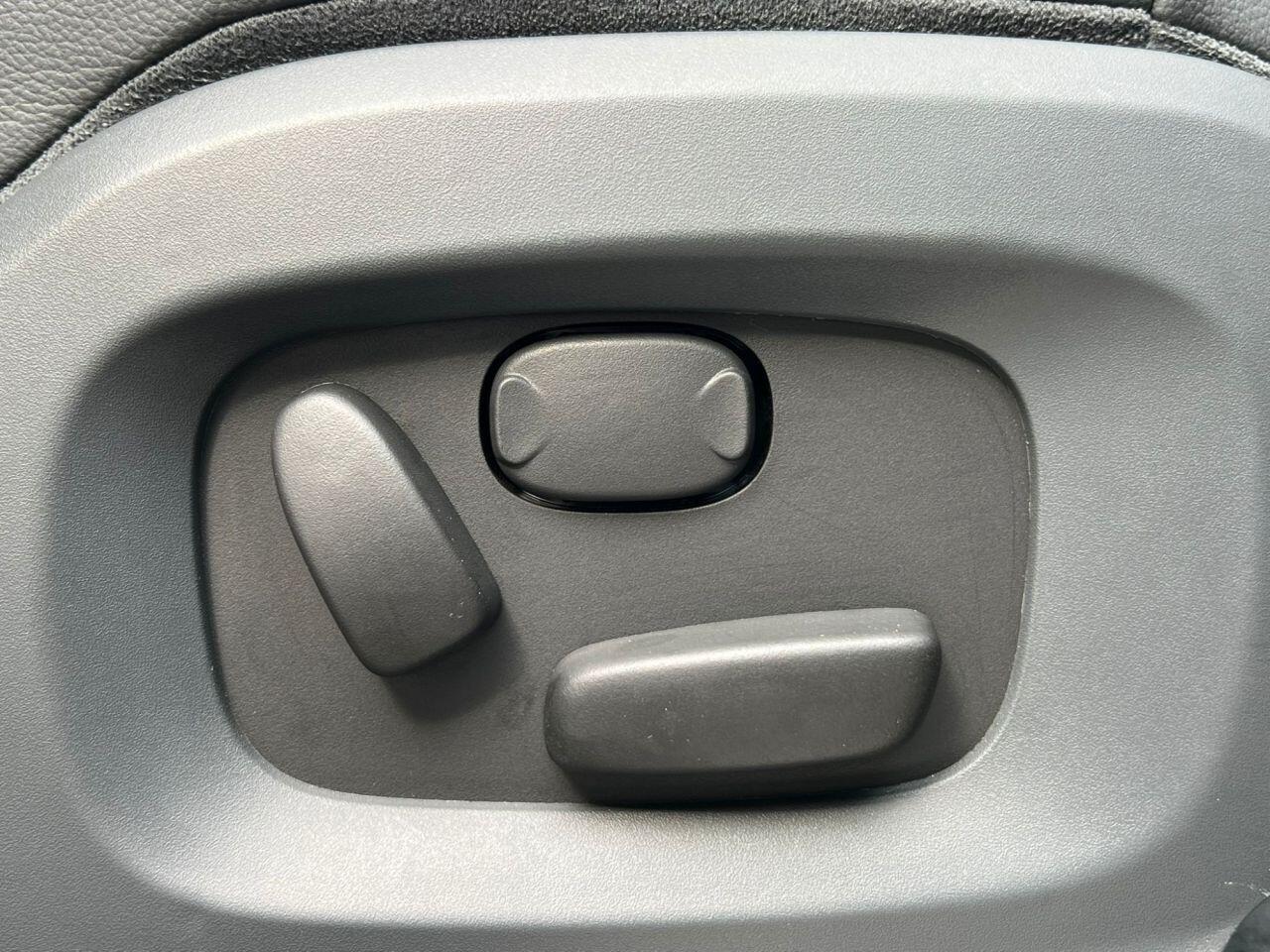 Land Rover Range Rover Evoque view 31